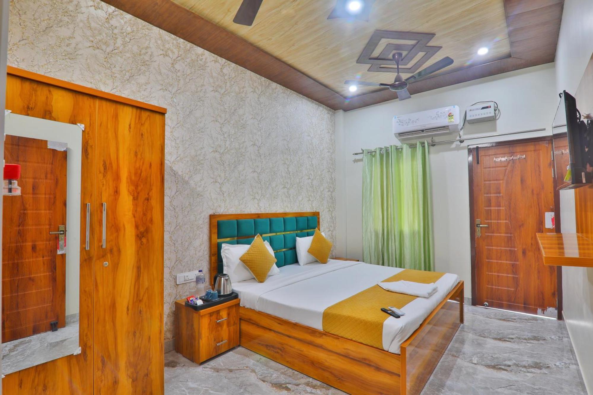 Guest house Ramayan Free Pickup From Railway Station ಉಚಿತ ಪಿಕಪ್ ,ఉచిత పికప్ ,இலவச,பிக்அப் *