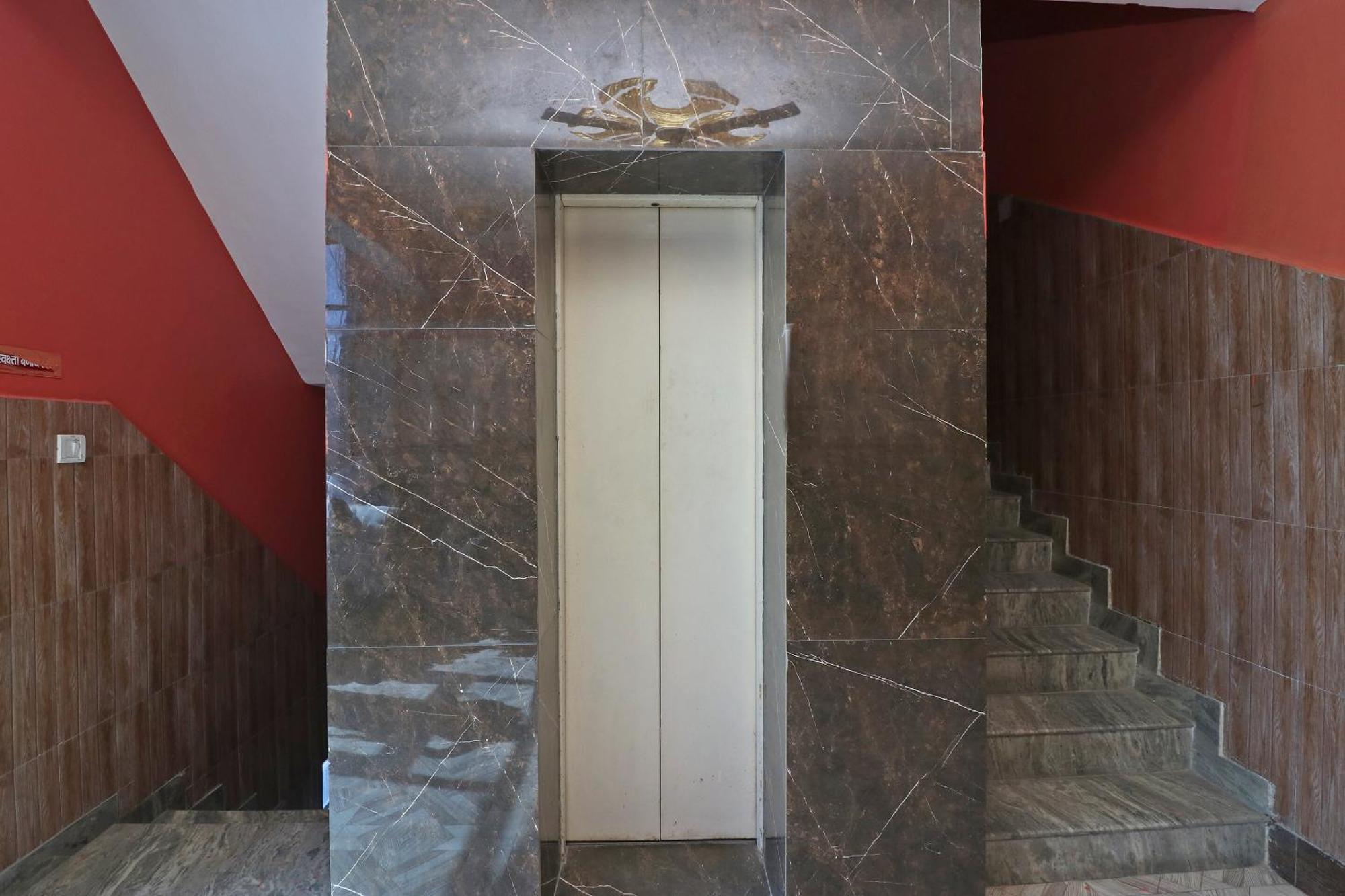 Hotel Spot On 38000 Vaidehi Bhawan Ayodhya