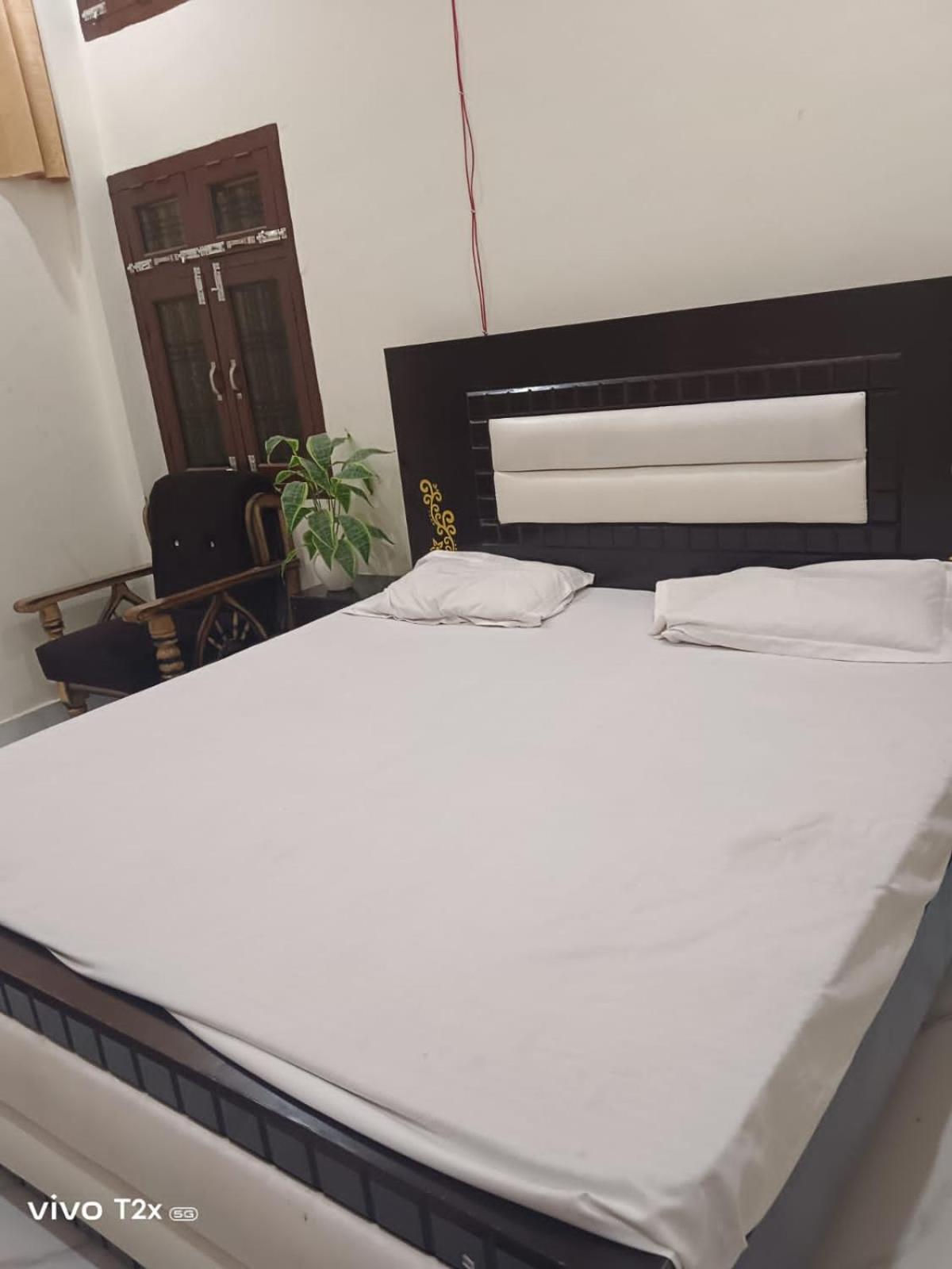 Saraswati Guest house