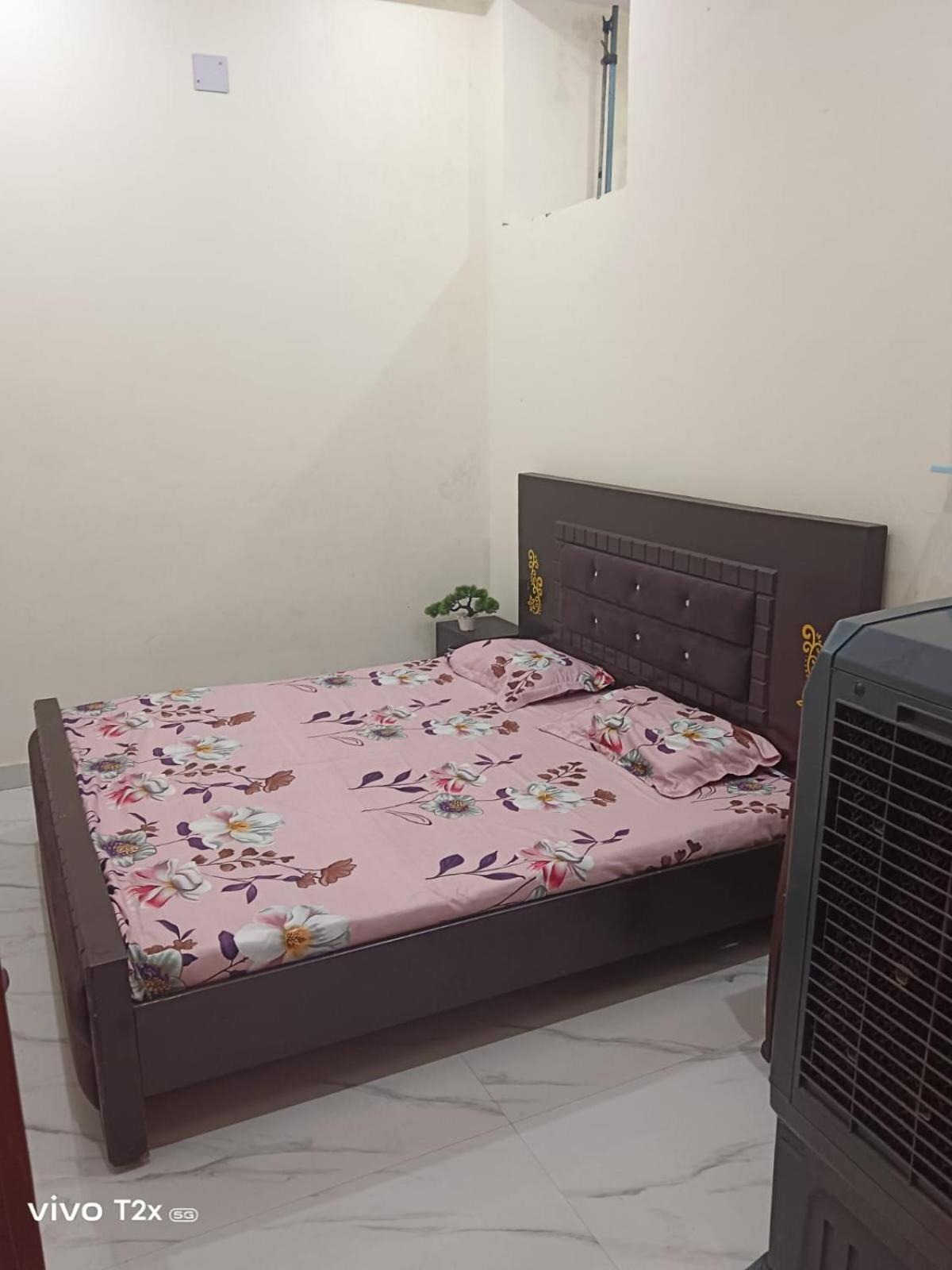 Saraswati Guest house *