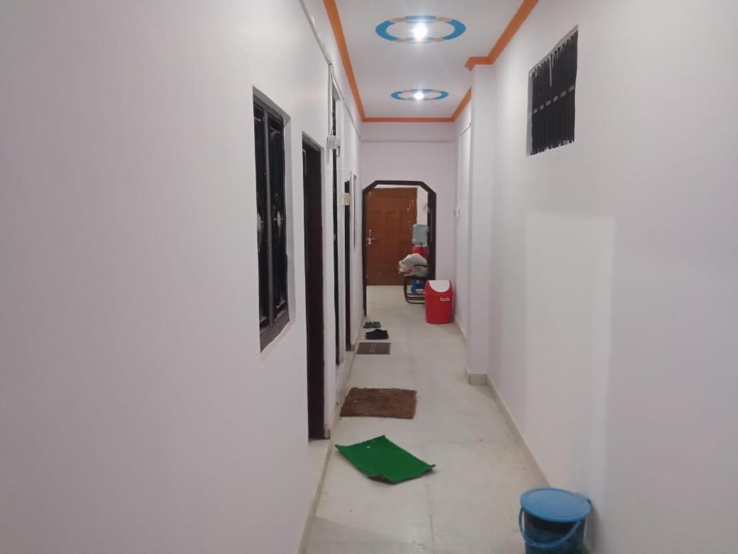 S K Shukla Guest house *