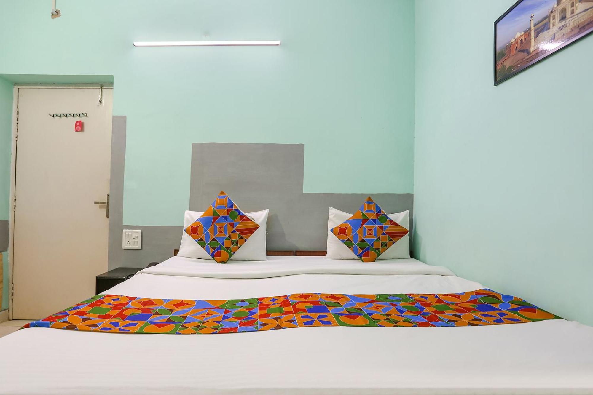 Premium Ayodhaya With Ac And Free Pick Up From Station Hotel Ayodhya