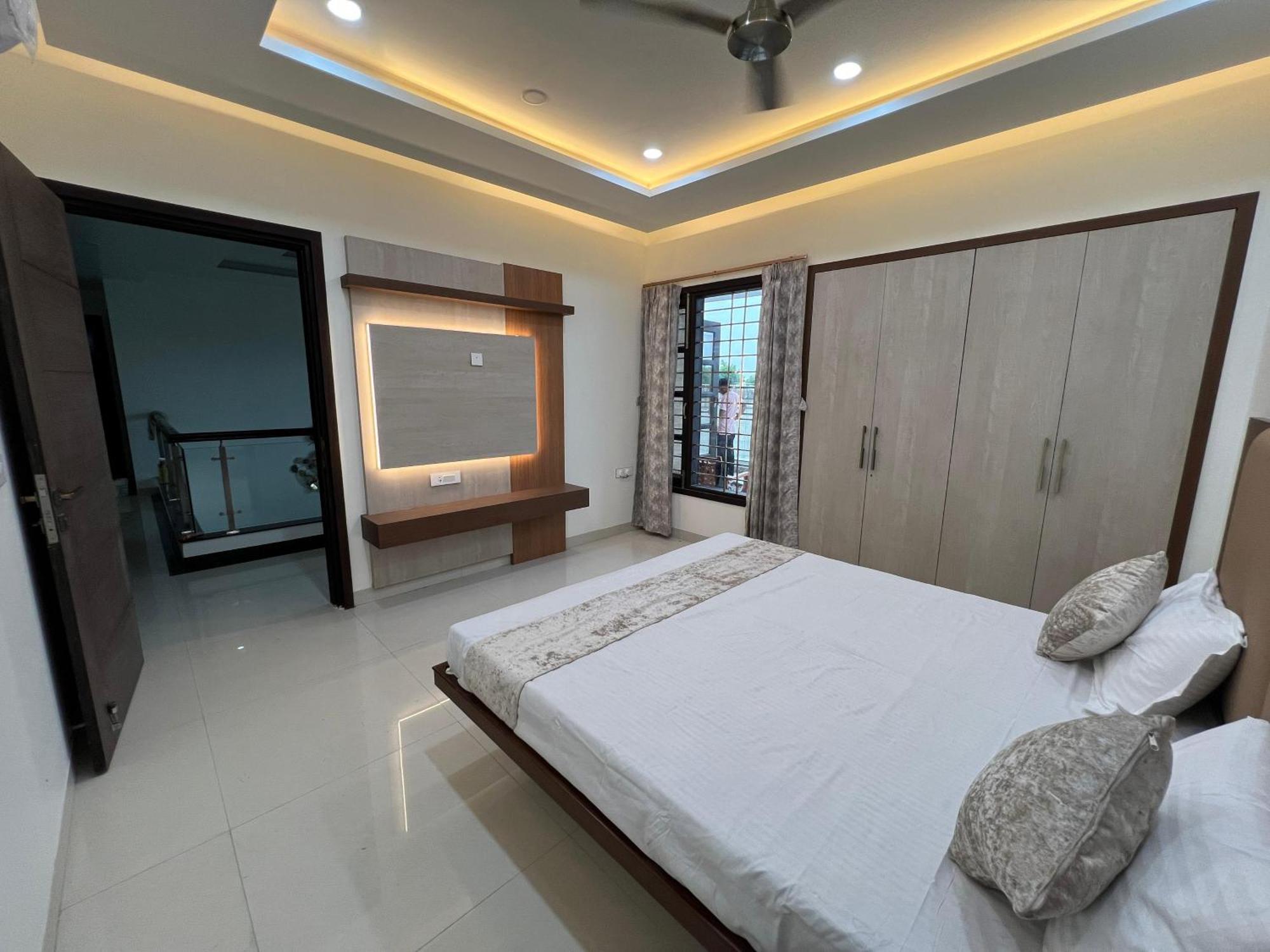 Vaidehi Resort *