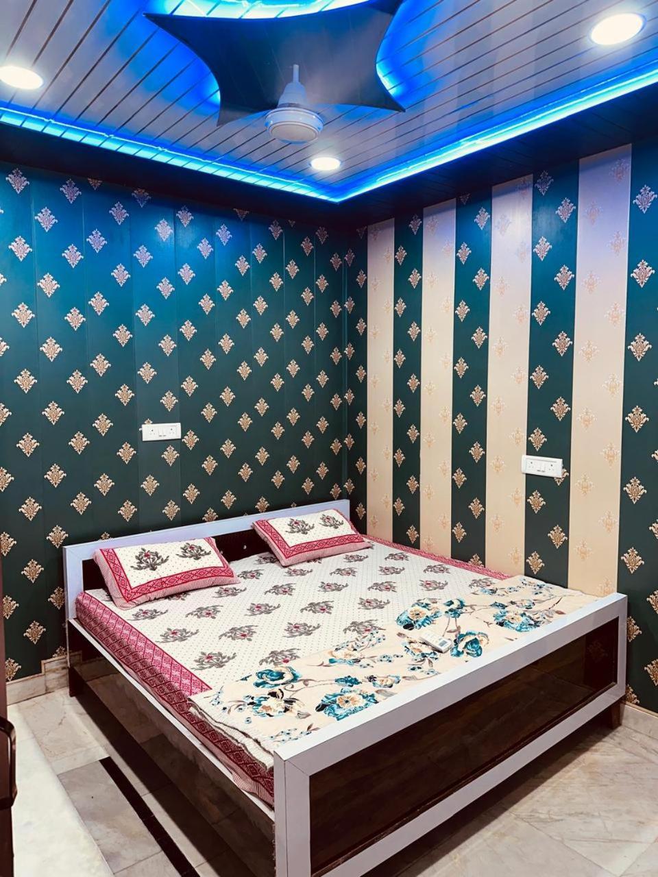 Homestay Raju 150 Meters From Shree Ram Janmbhoomi Temple 200 Meters From Dham Railway Station *