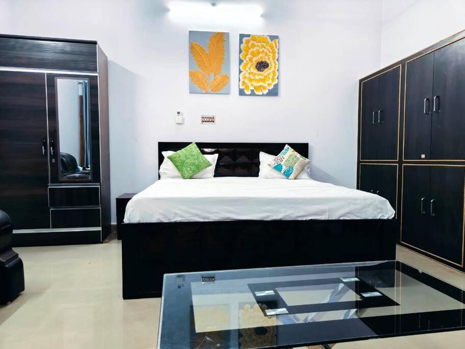 Kanha Holiday home Ayodhya