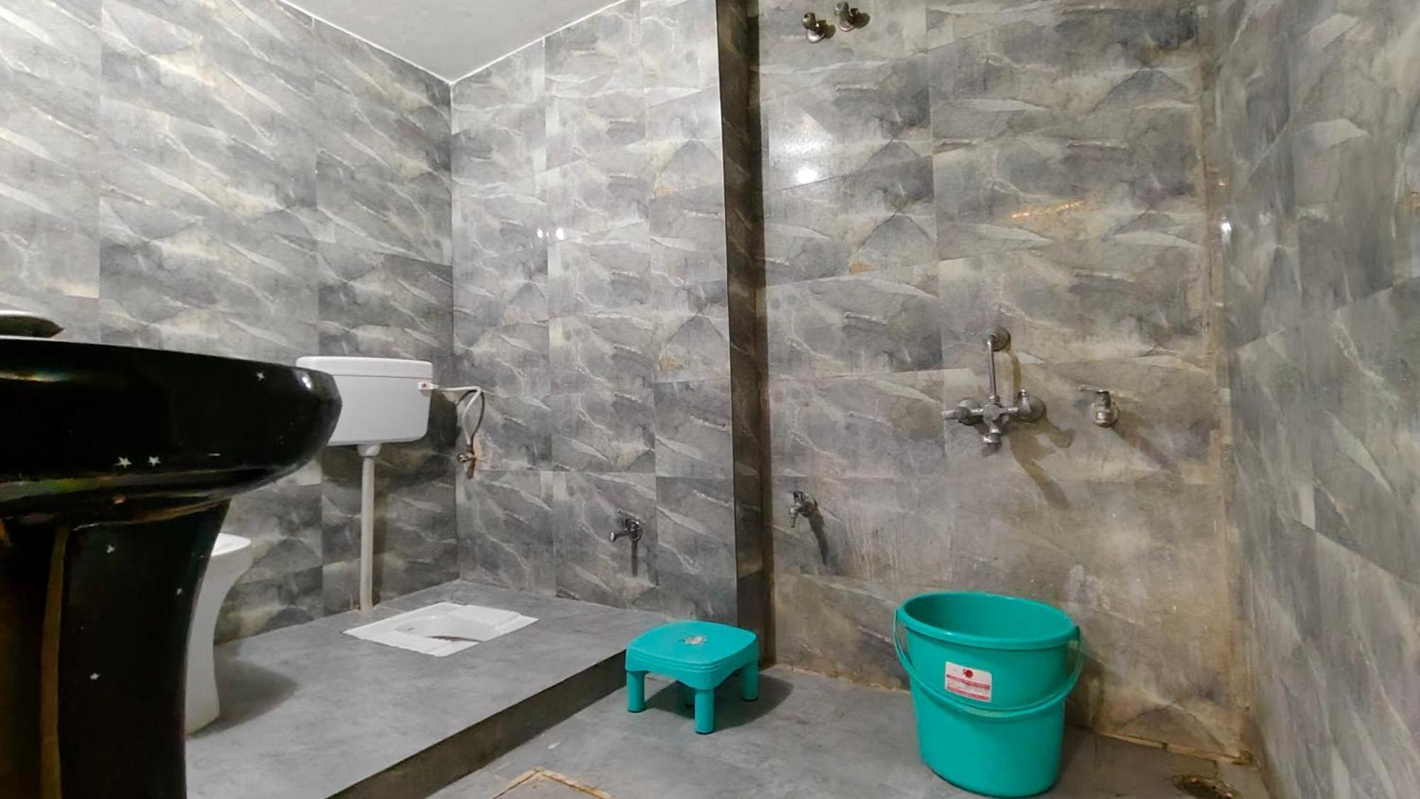 Homestay Raju 150 Meters From Shree Ram Janmbhoomi Temple 200 Meters From Dham Railway Station *
