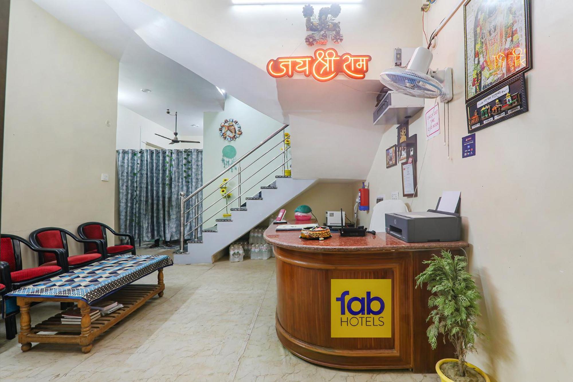 Hotel Fabexpress Saryu