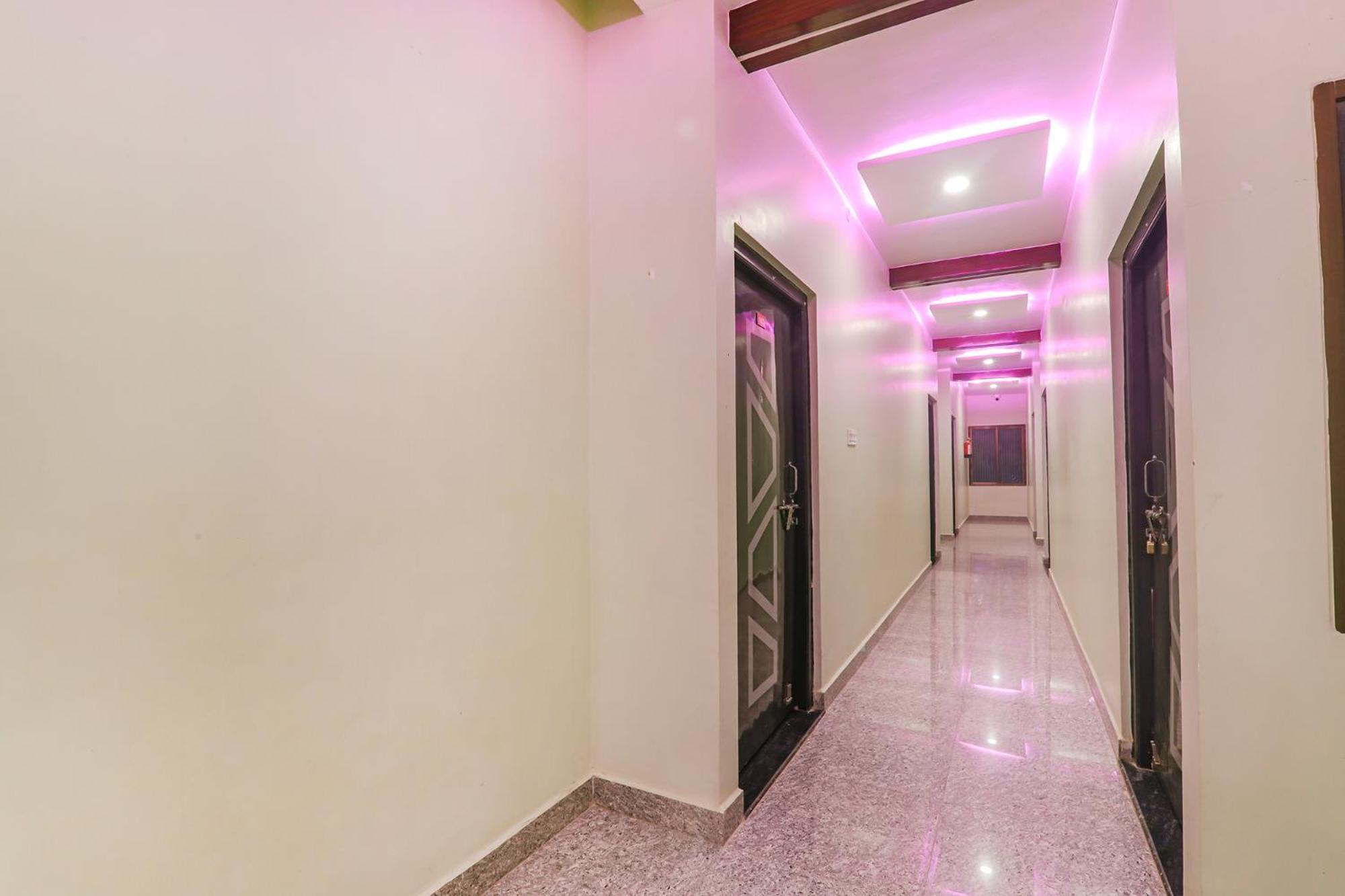 Fabexpress Saryu Hotel 2*