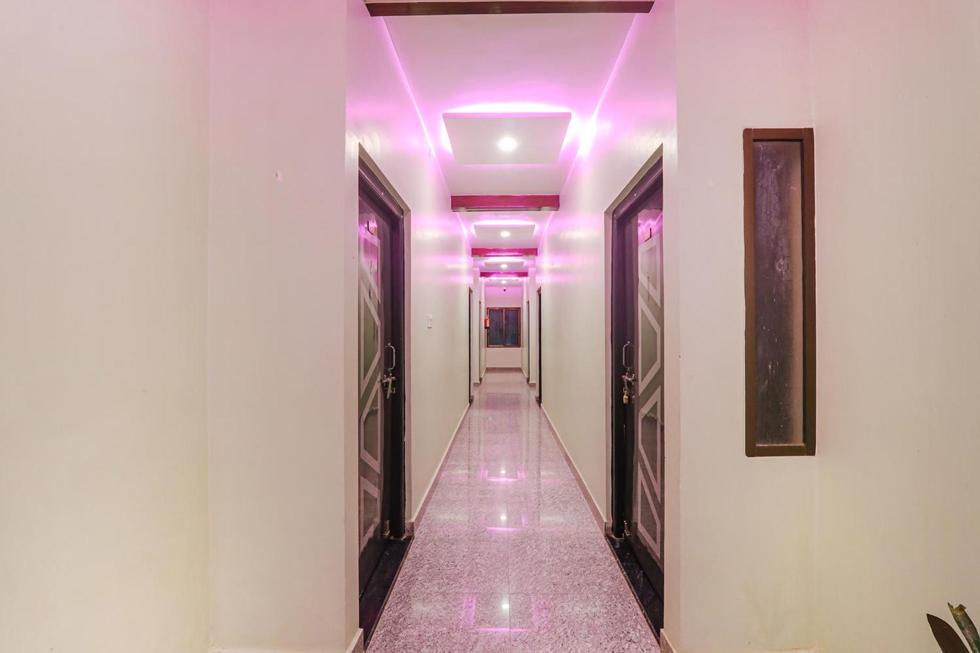 Hotel Fabexpress Saryu Ayodhya