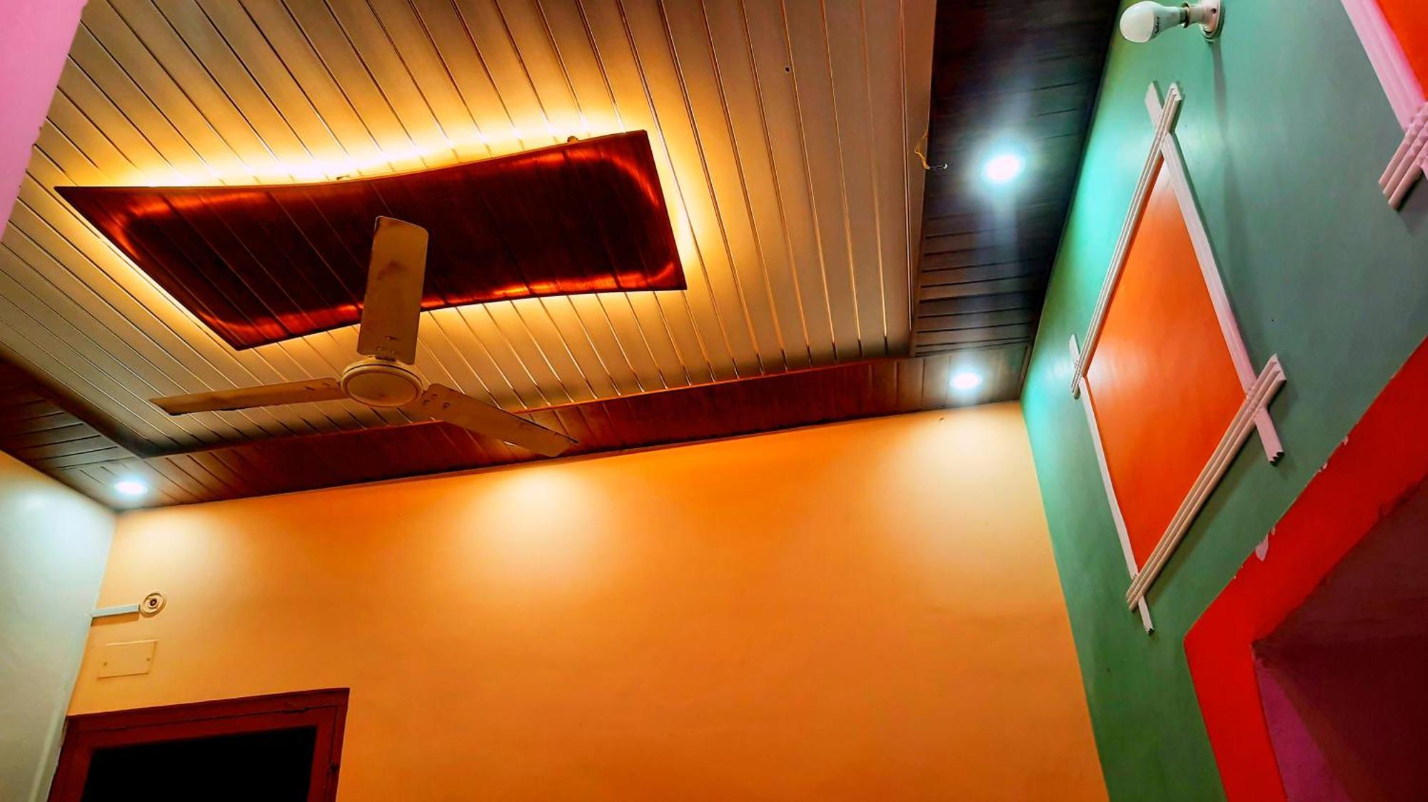Shankar & Residency I Near Ram Janm Bhoomi Temple Homestay