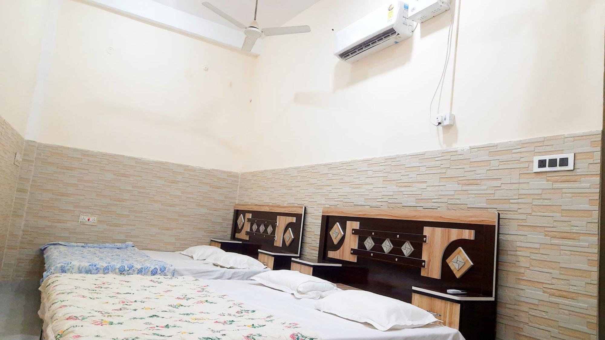 Homestay Shankar & Residency I Near Ram Janm Bhoomi Temple *