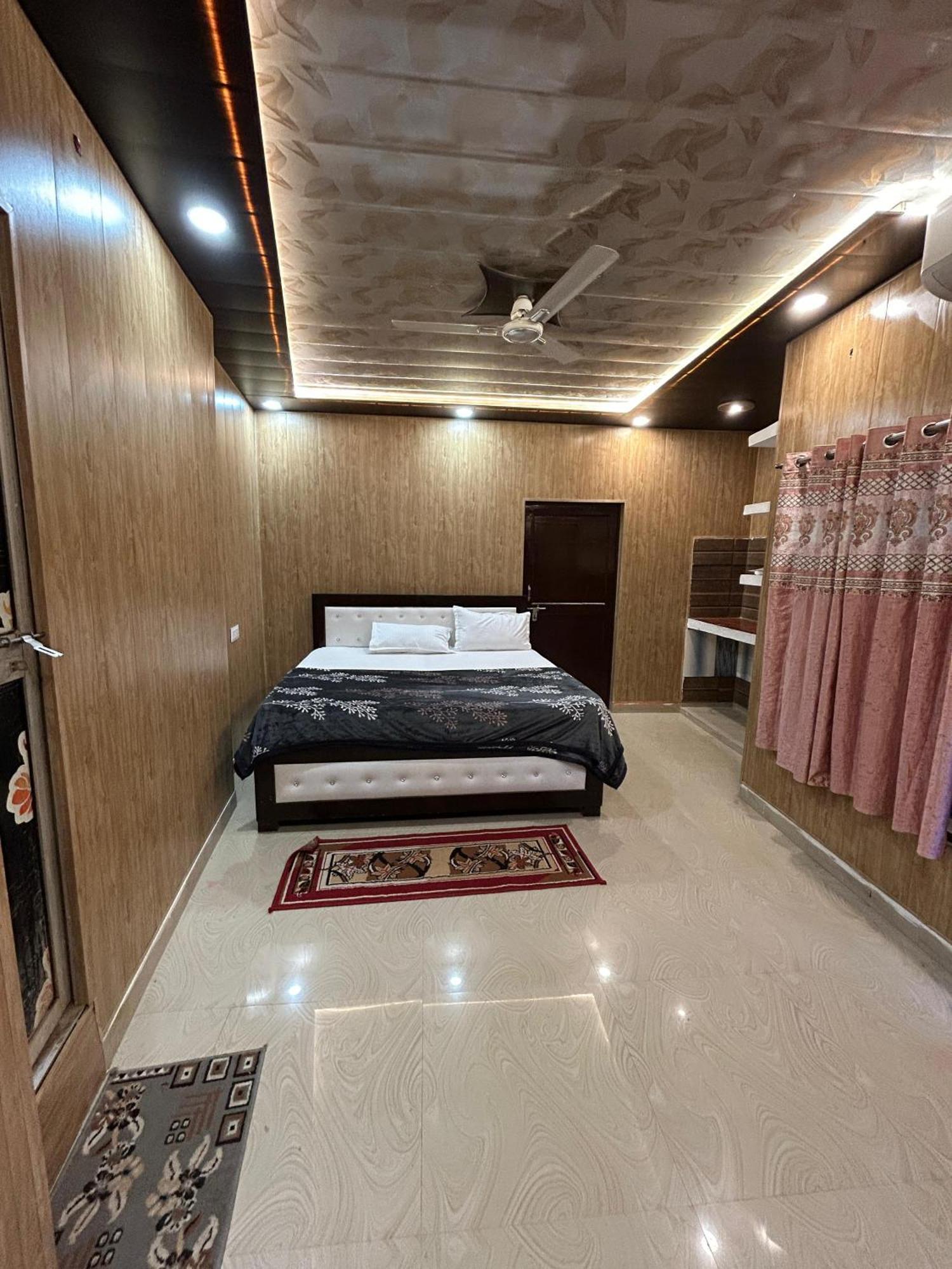 Guest house Shri Omkar Nath Athithi Niwas Ayodhya