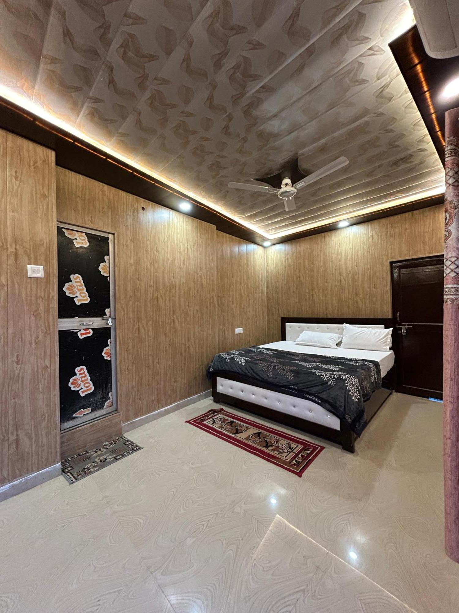 Shri Omkar Nath Athithi Niwas Guest house