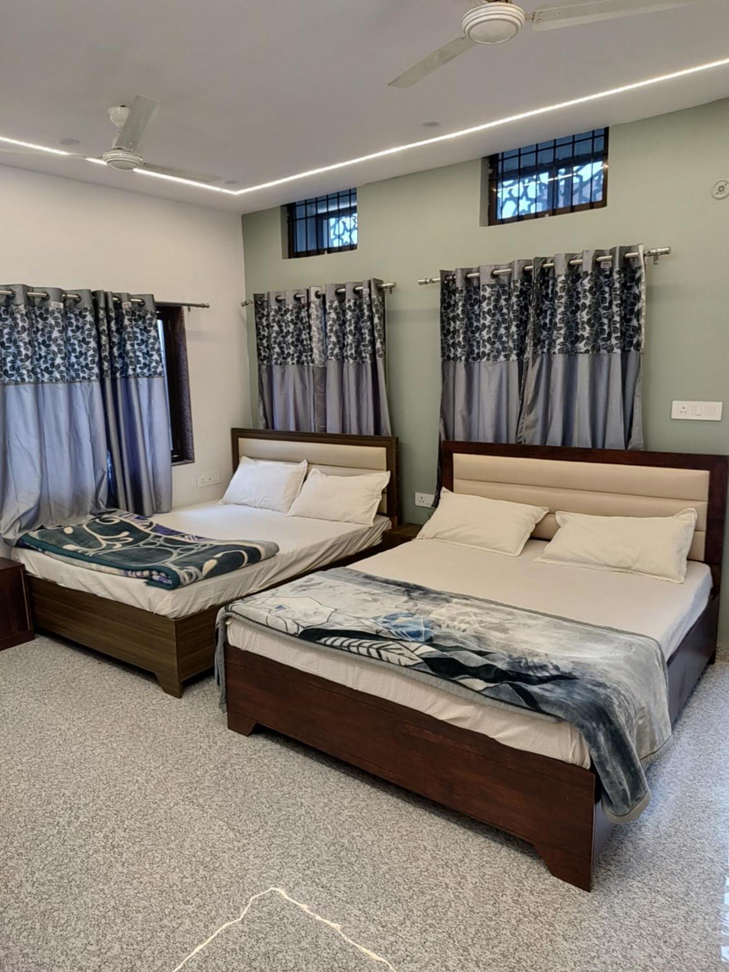 Shree Rajeshwar Bhawan Hotel Ayodhya