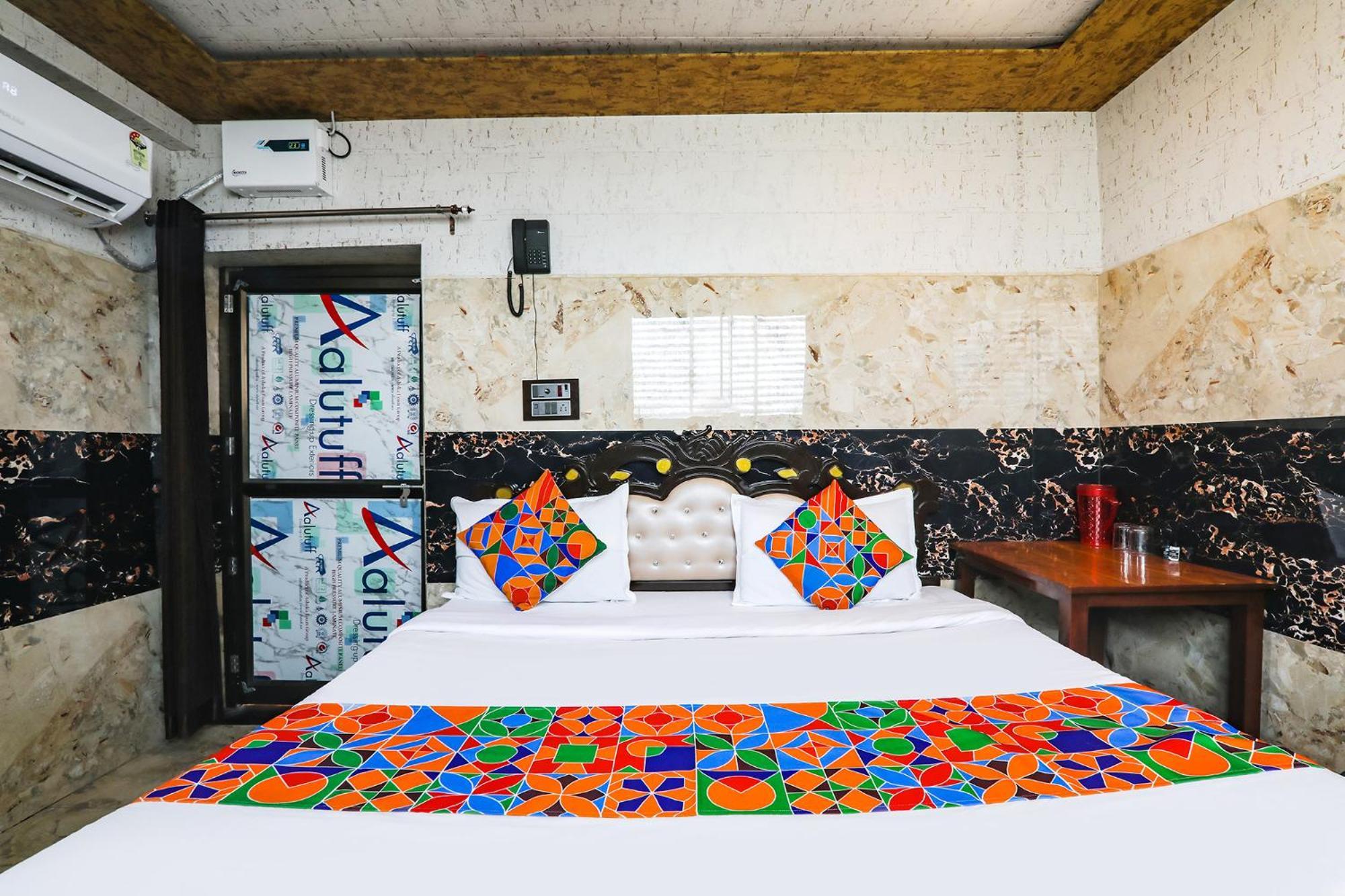 Hotel Fabhotel Raghunandan
