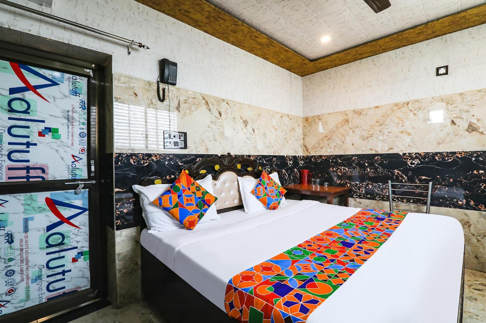 Hotel Fabhotel Raghunandan 4*
