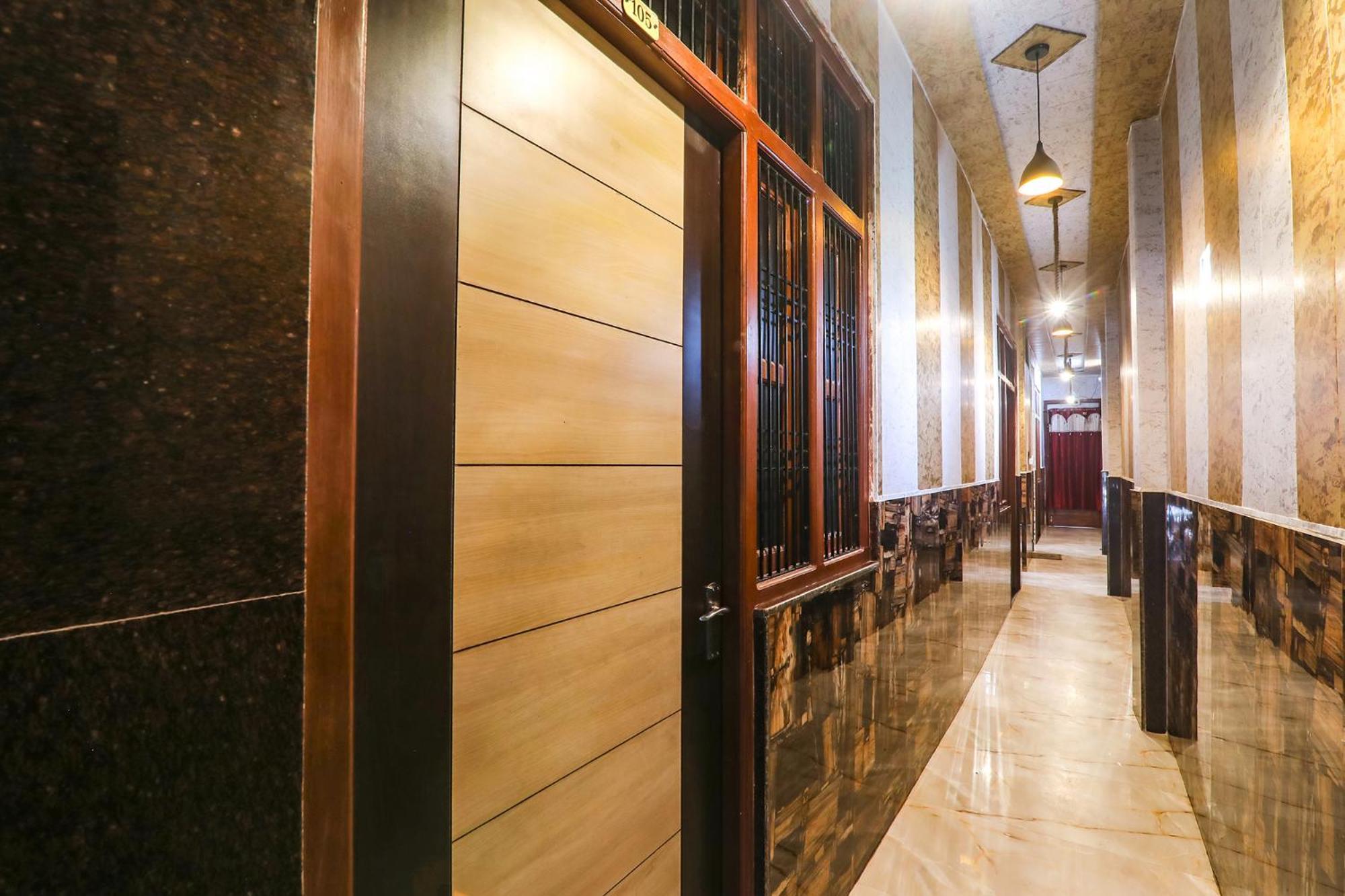 Fabhotel Raghunandan Hotel Ayodhya