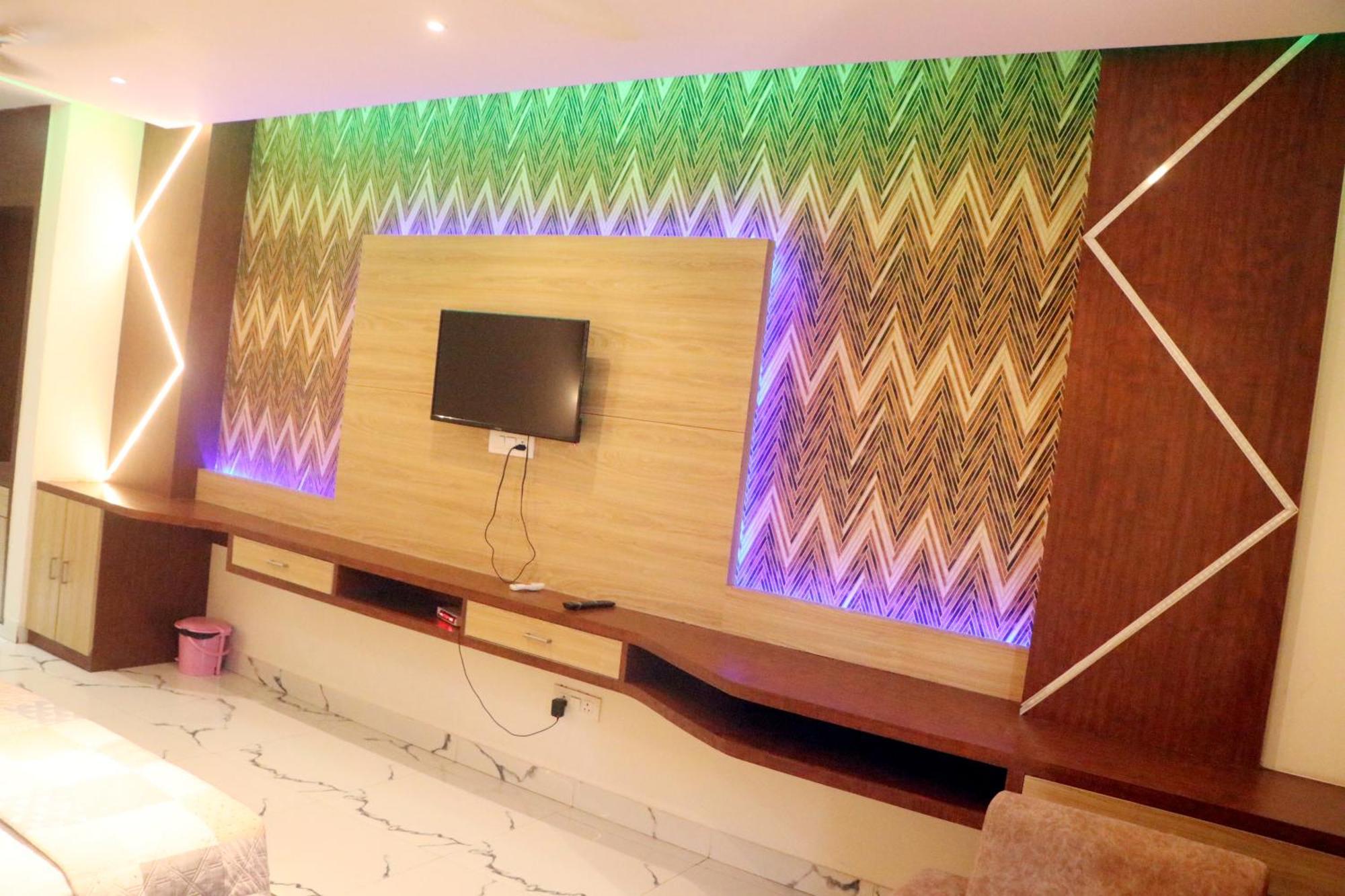 Rbs & Restaurant 5 Mint Walking Distance From Ram Janam Bhumi Hotel Ayodhya