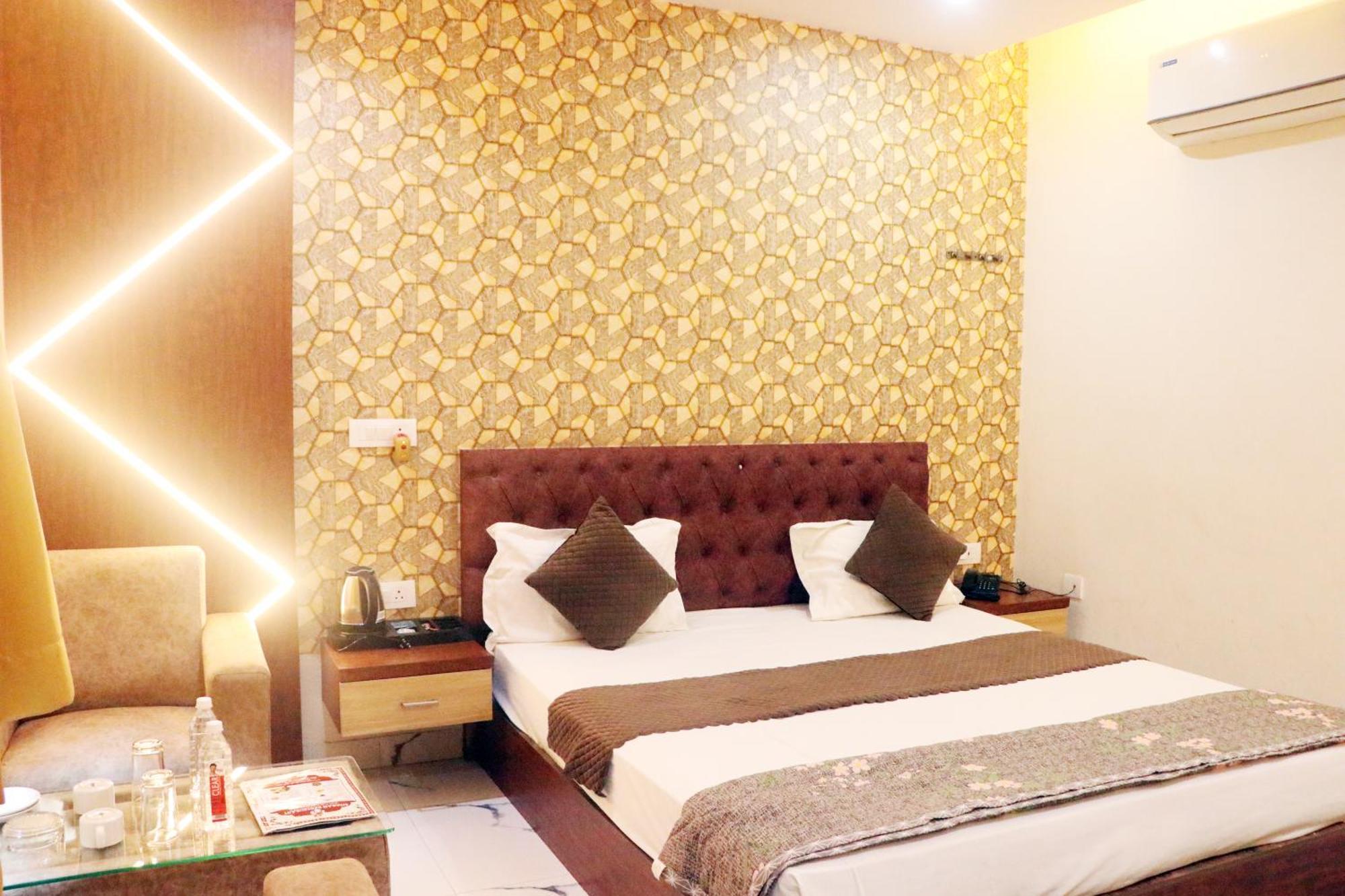 Hotel Rbs & Restaurant 5 Mint Walking Distance From Ram Janam Bhumi