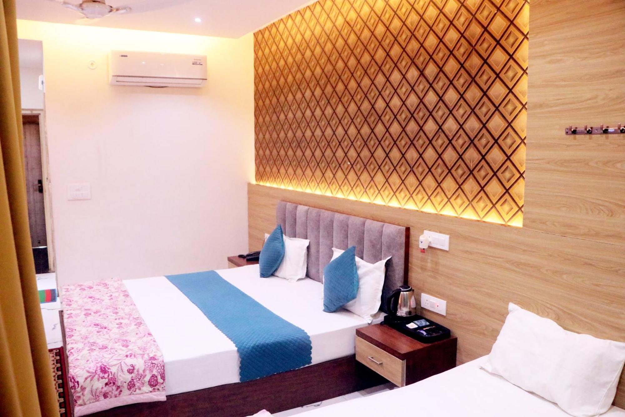 Rbs & Restaurant 5 Mint Walking Distance From Ram Janam Bhumi Hotel Ayodhya