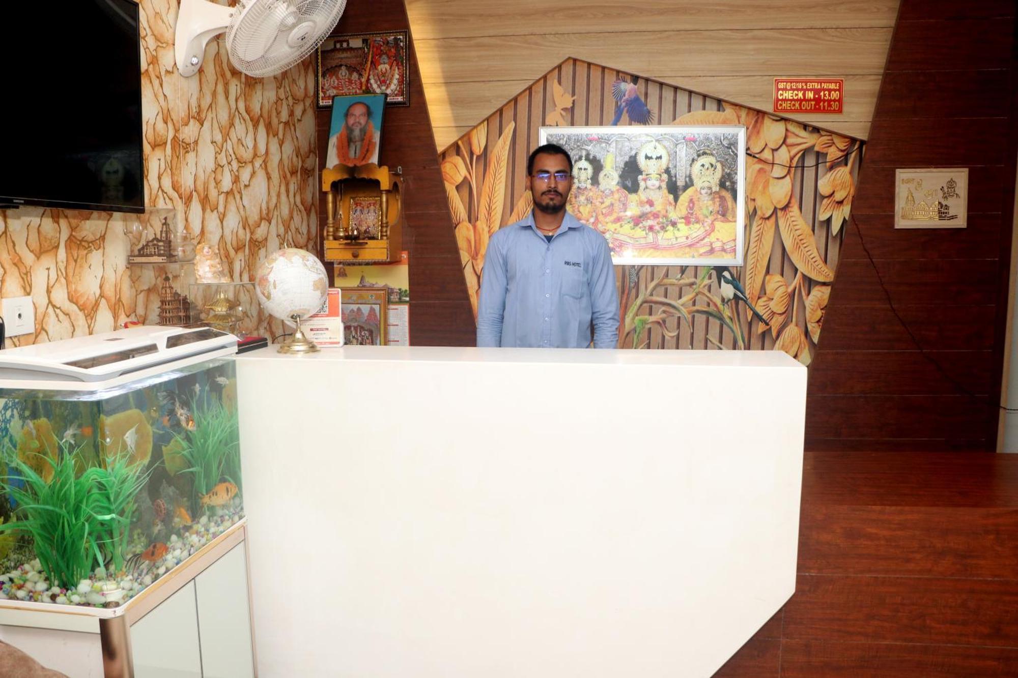 Rbs & Restaurant 5 Mint Walking Distance From Ram Janam Bhumi Hotel 4*