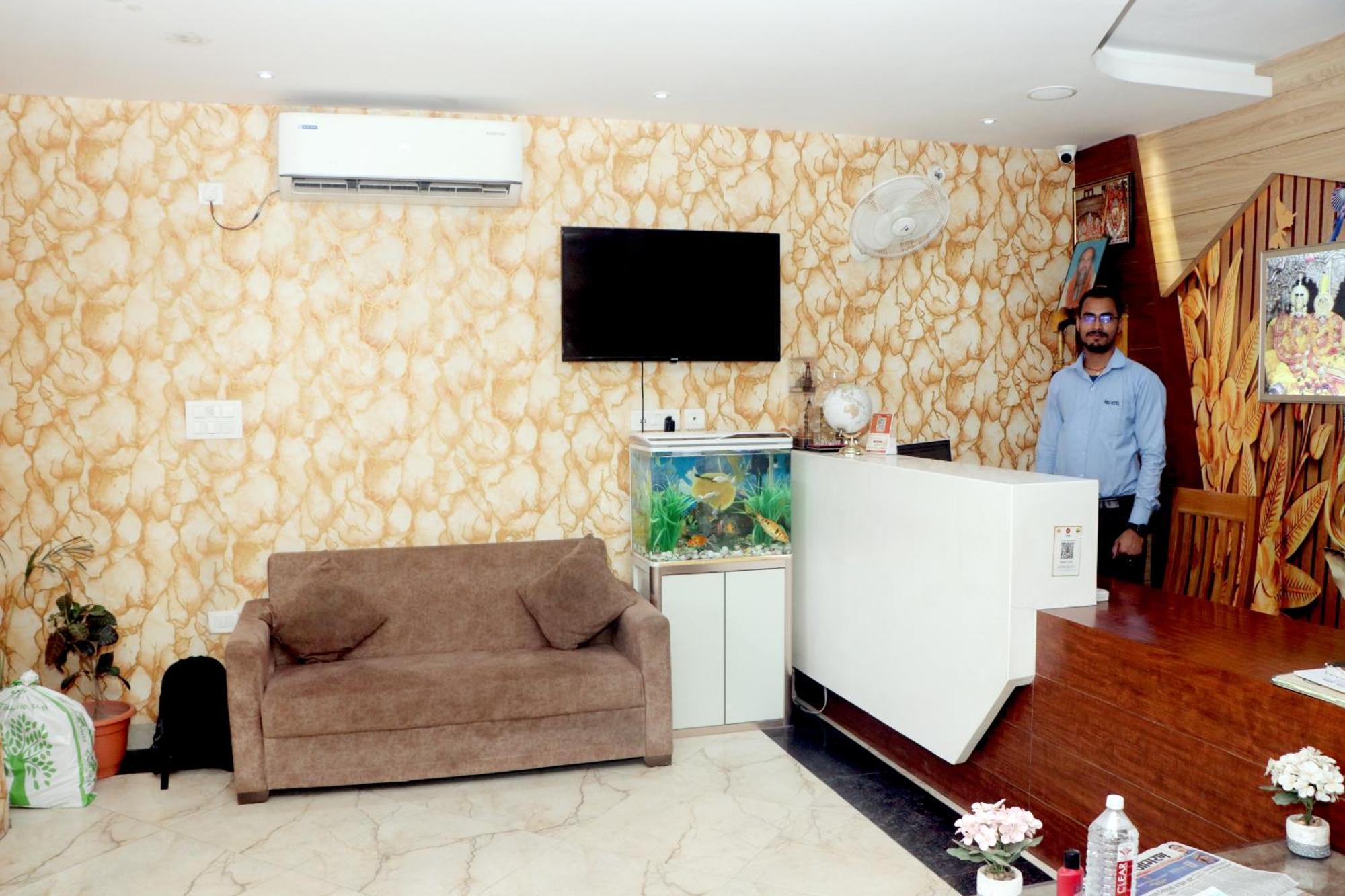 Hotel Rbs & Restaurant 5 Mint Walking Distance From Ram Janam Bhumi Ayodhya