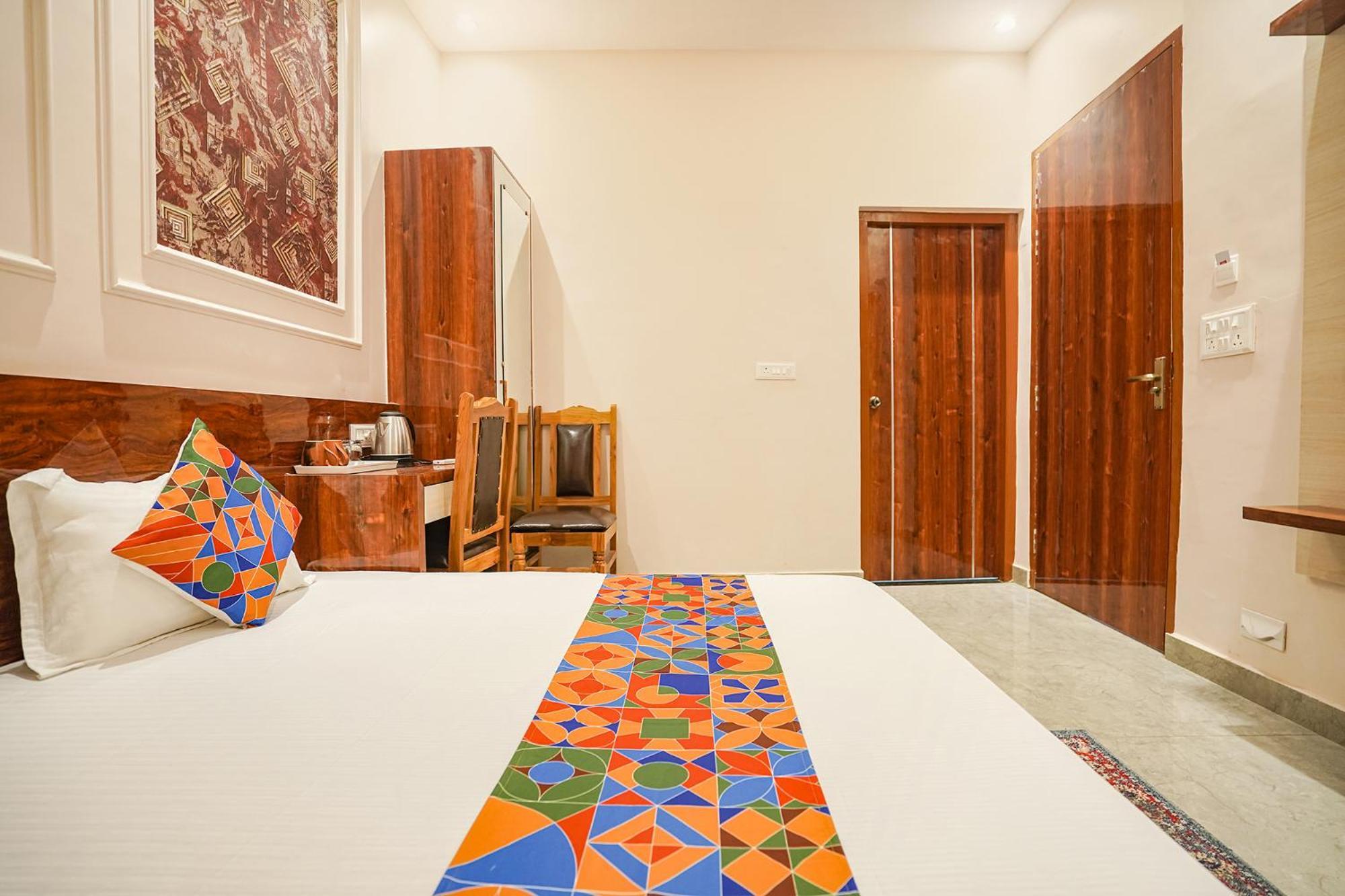 Fabhotel Ram Anandam 3*