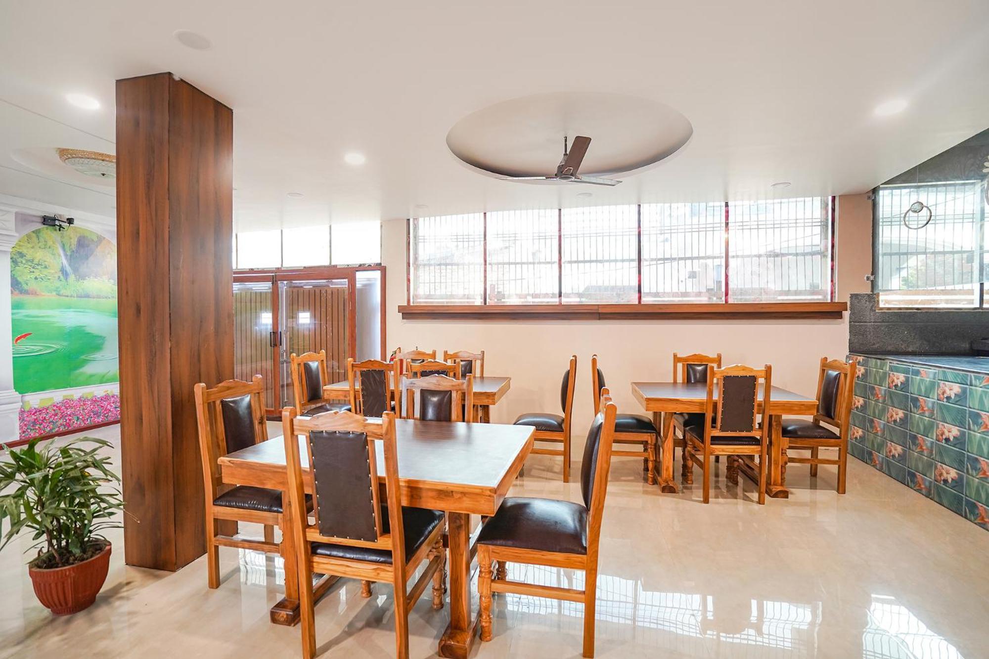 Fabhotel Ram Anandam Hotel