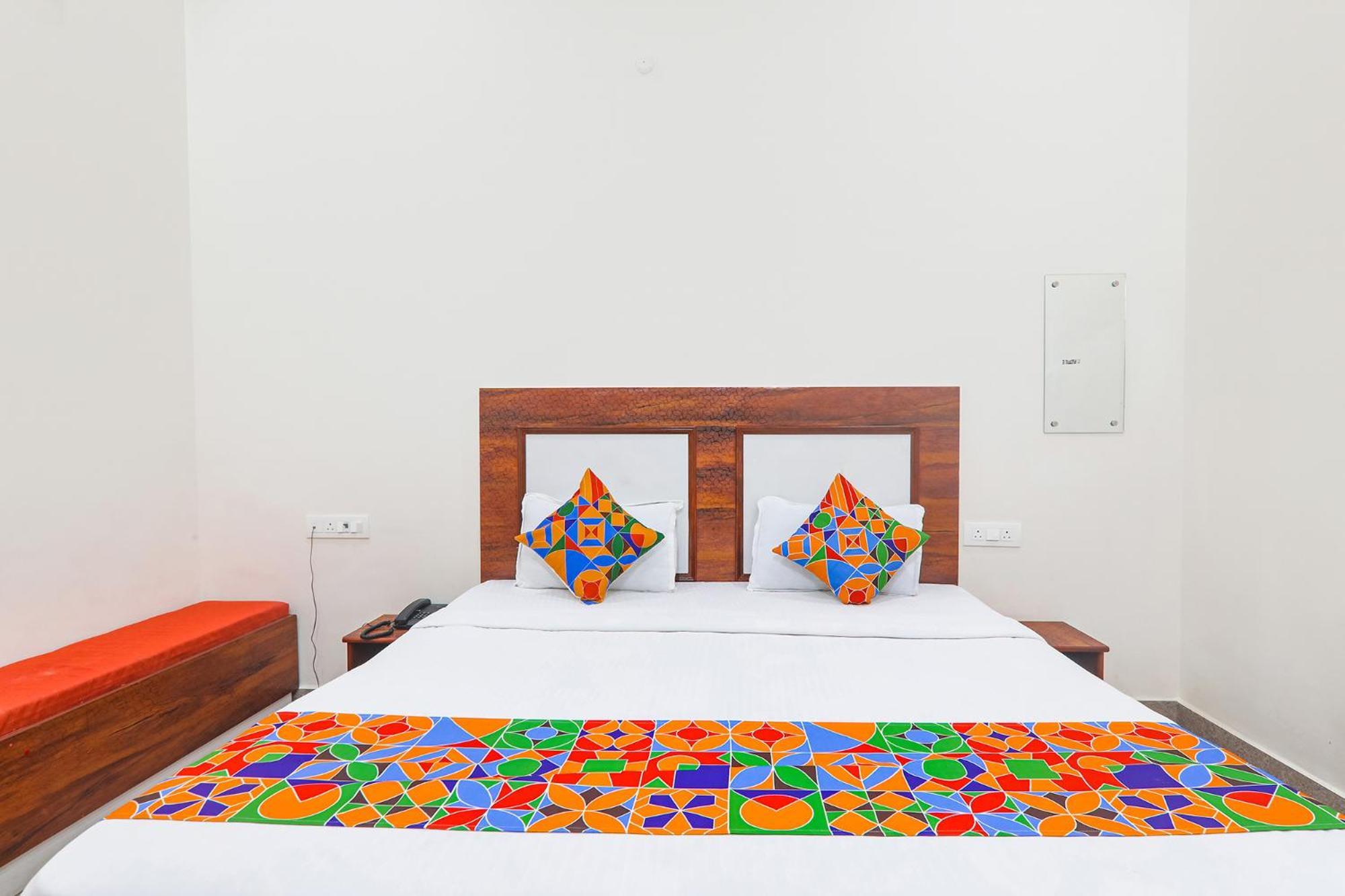 Hotel Fabhotel Shree Venkatesh Nileyam