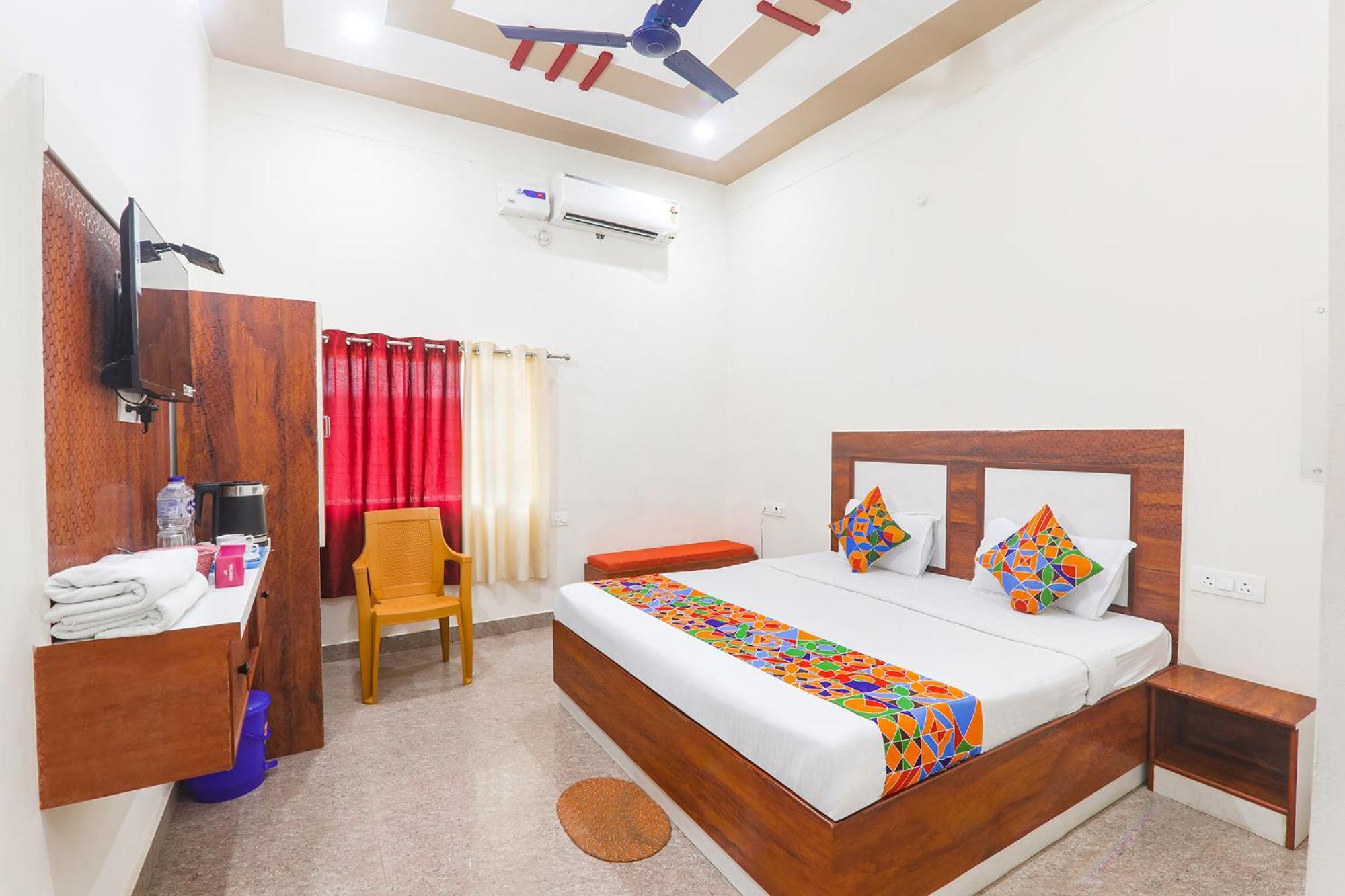 Hotel Fabhotel Shree Venkatesh Nileyam