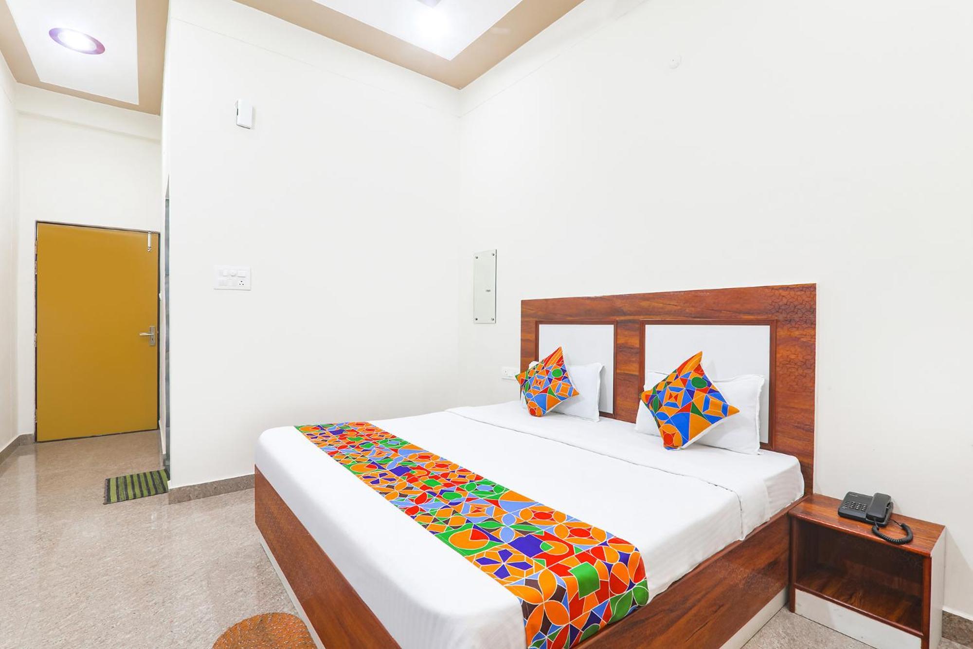 Fabhotel Shree Venkatesh Nileyam Hotel