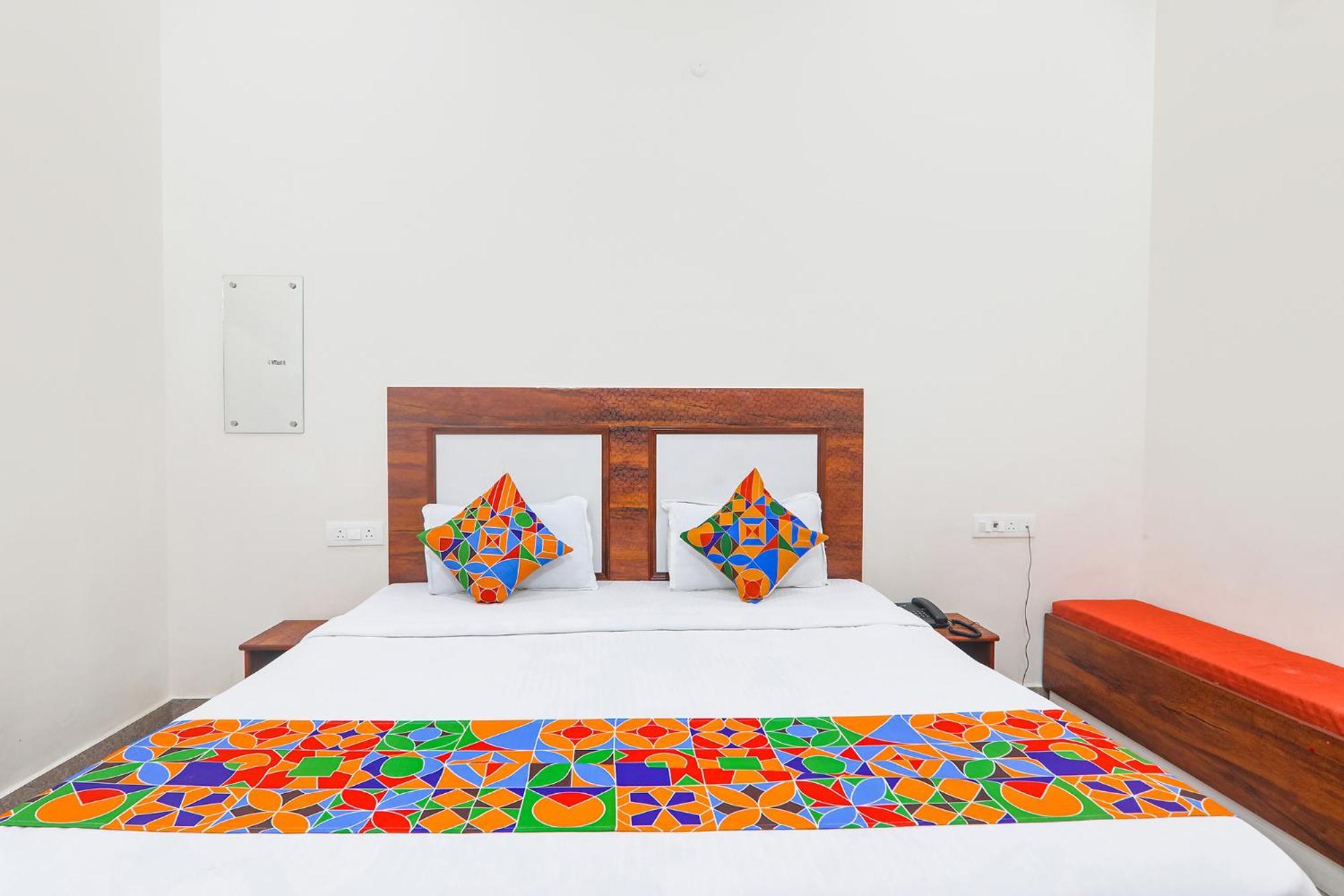 Fabhotel Shree Venkatesh Nileyam Hotel