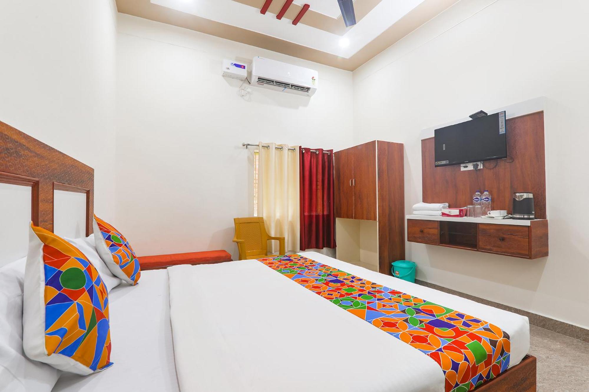 Hotel Fabhotel Shree Venkatesh Nileyam