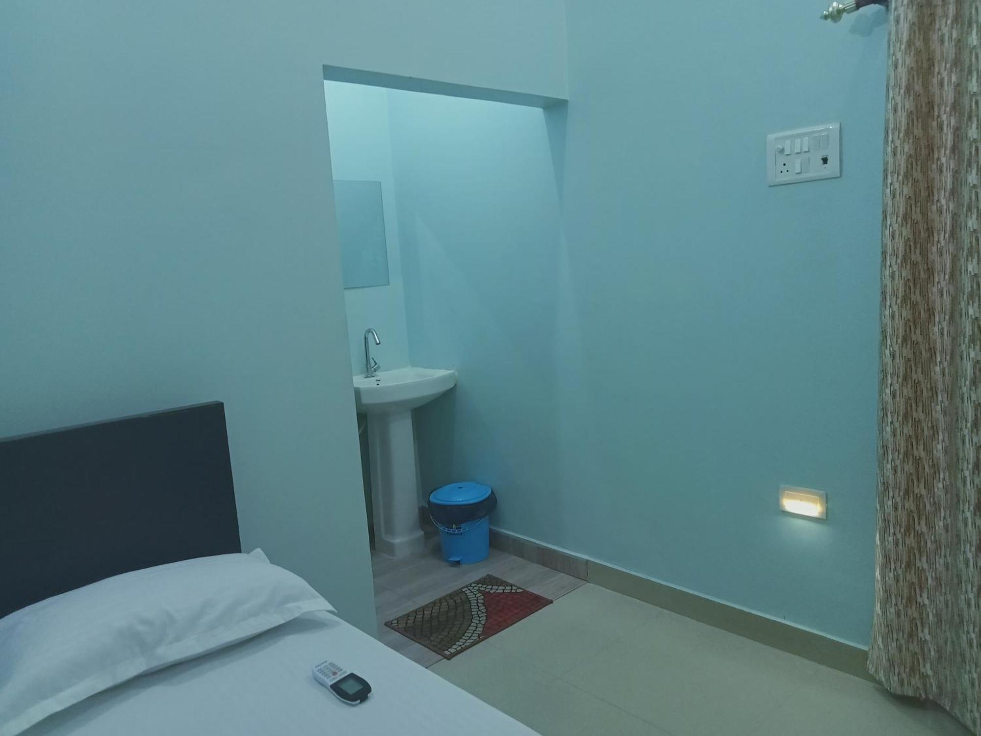 Shri Ramesht Paying Guest House, Dham, India