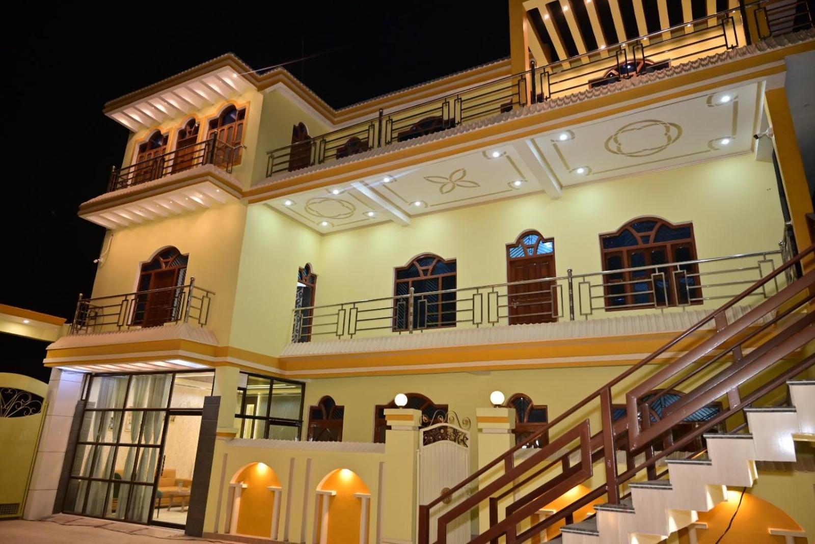 Hotel Amber Palace 3*