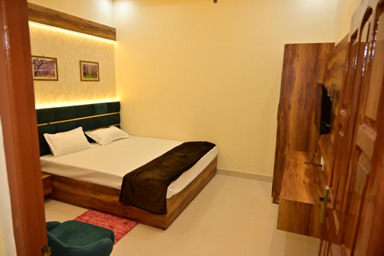 Amber Palace 3*