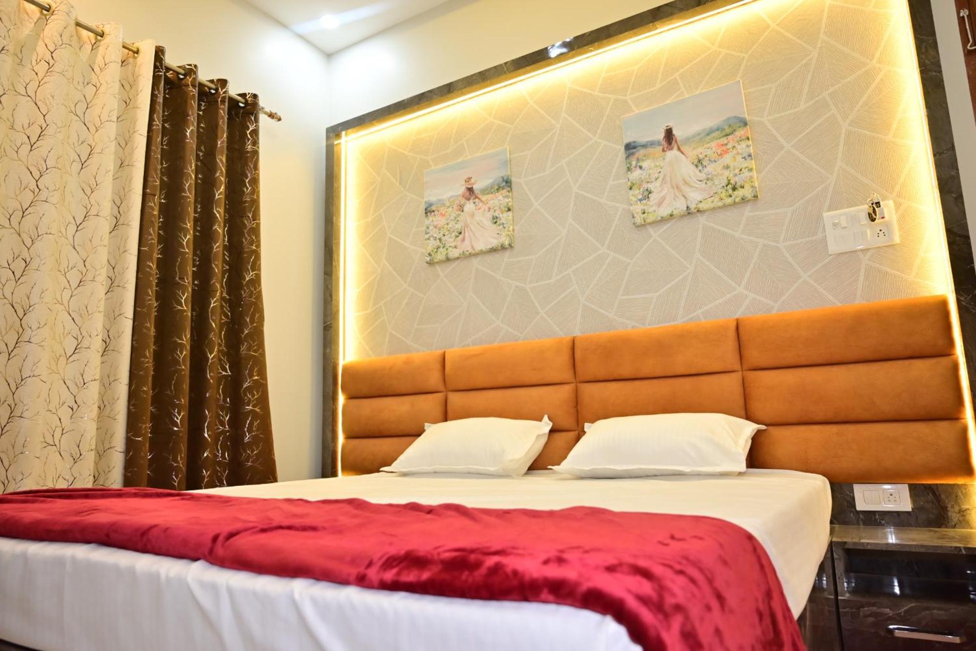 Hotel Amber Palace Ayodhya