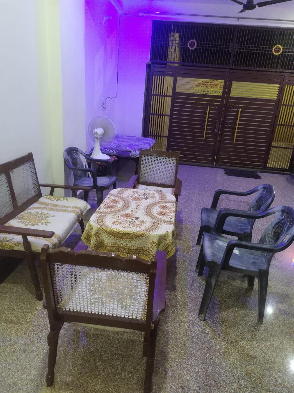 Ajay Palace Homestay *