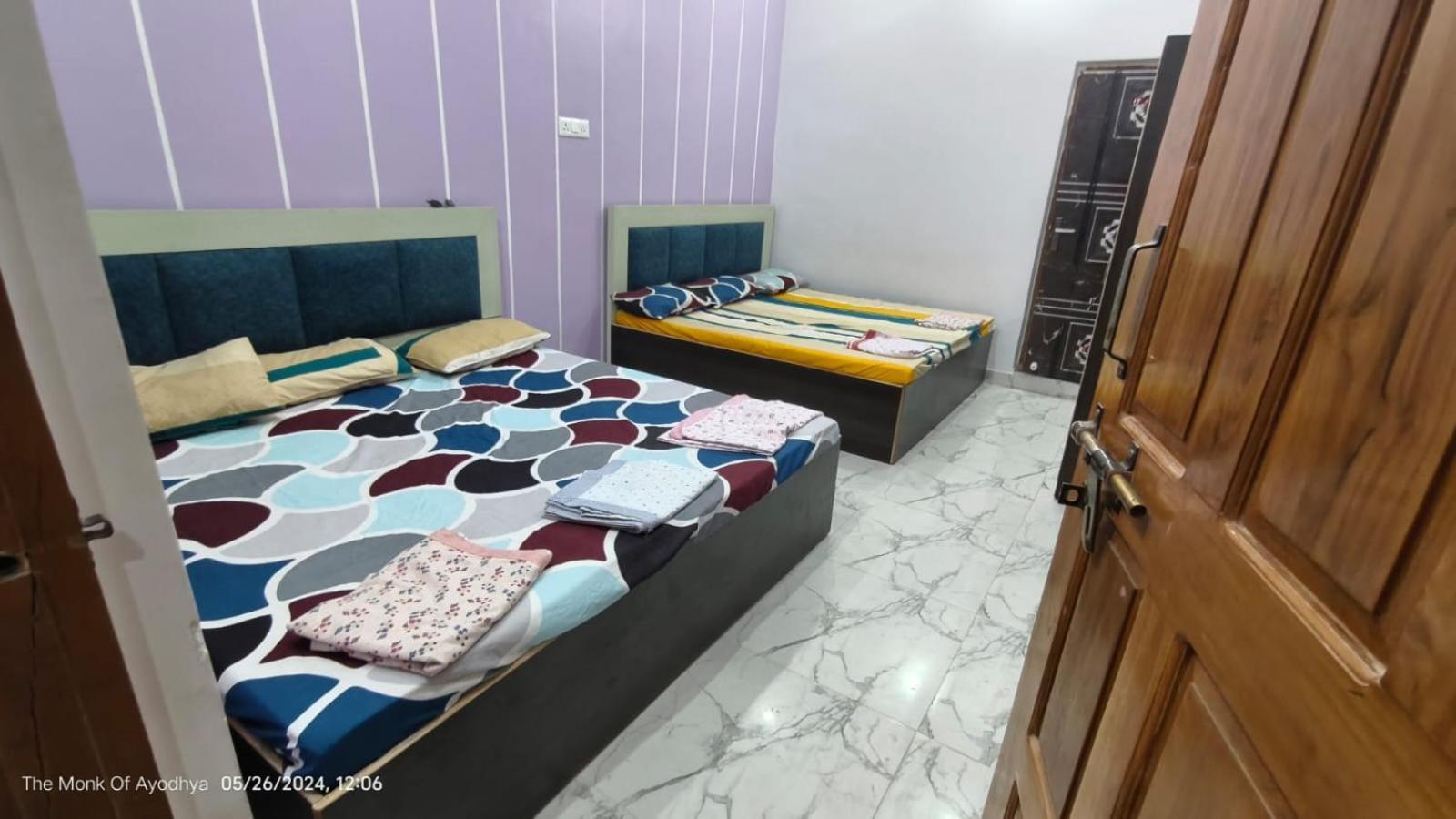 Homestay Shree Dham 300 Meter From Sri Ram Temple Free Pick Up , Drop , Breakfast & Wifi *
