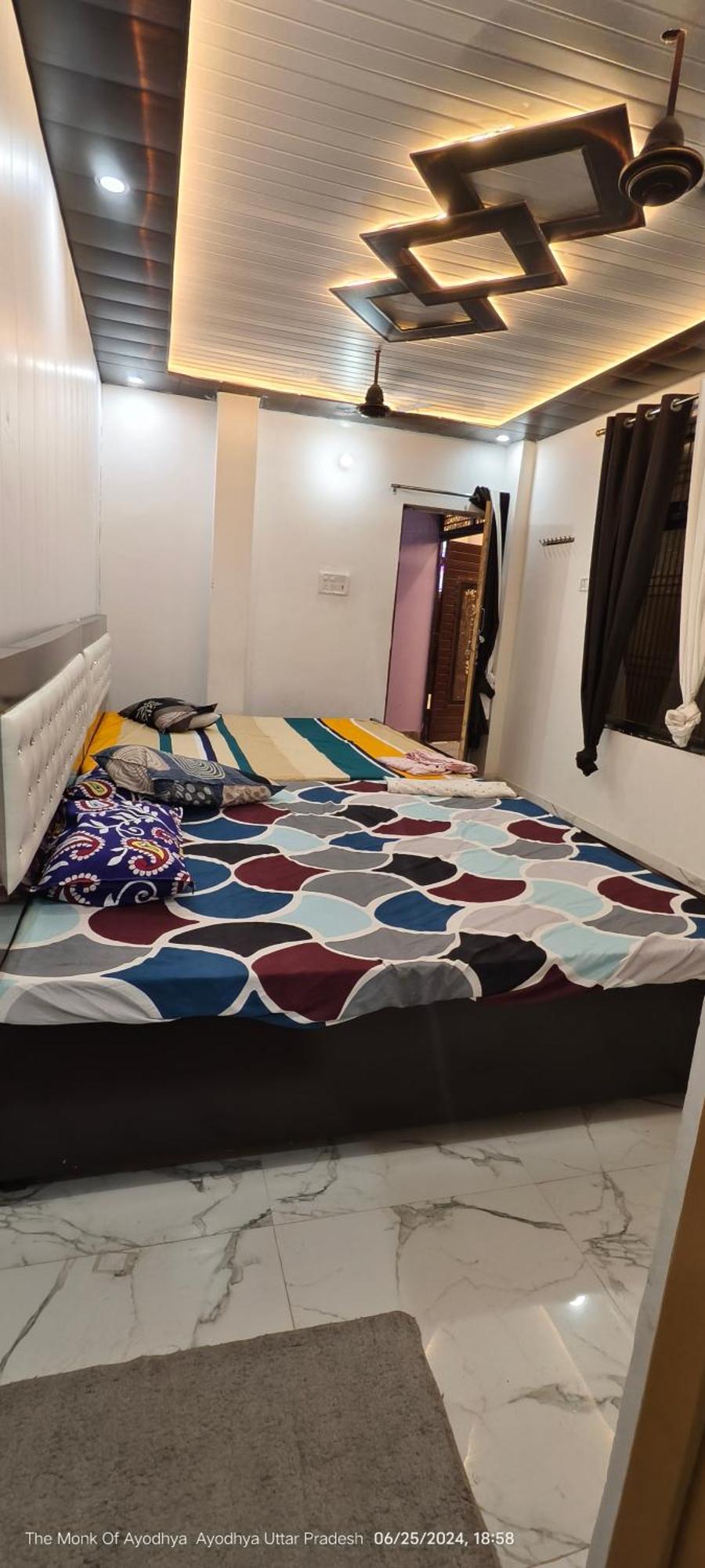 Homestay Shree Dham 300 Meter From Sri Ram Temple Free Pick Up , Drop , Breakfast & Wifi Ayodhya