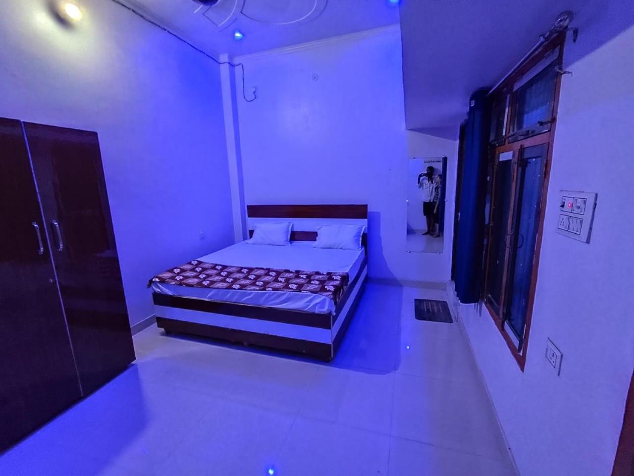 Guest house Sasta In Ayodhya