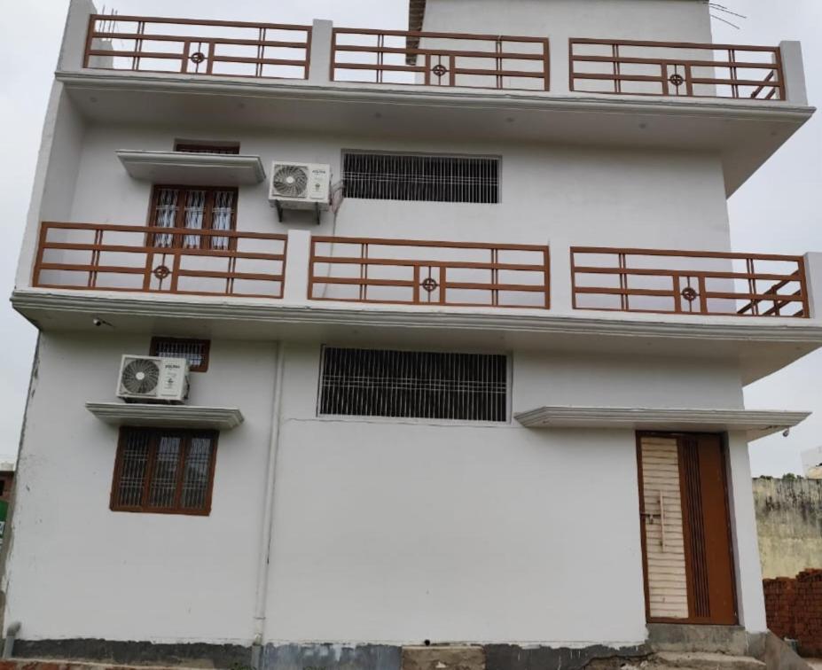 Guest house Sasta In Ayodhya
