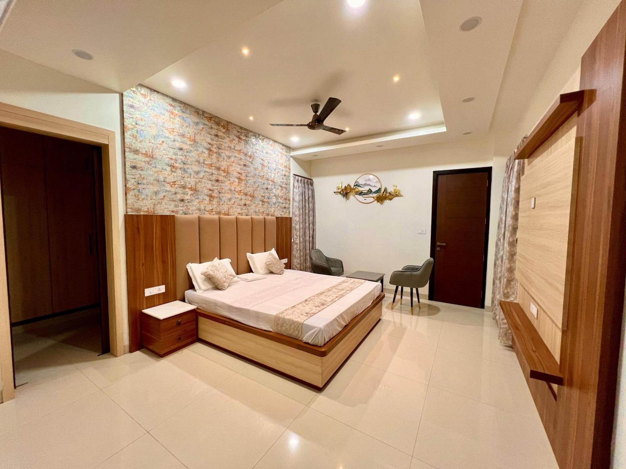 Vaidehi Resort *