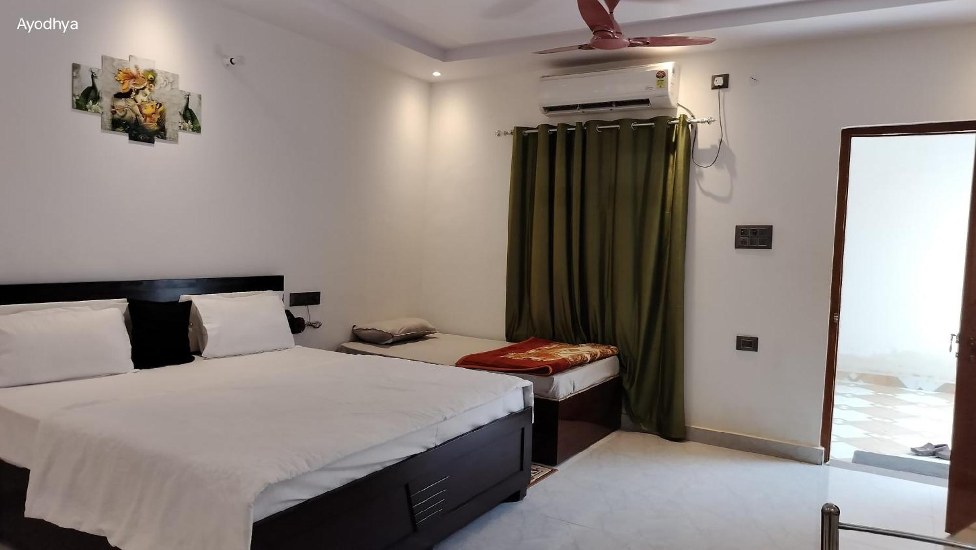 Kasturi Palace Guest house *