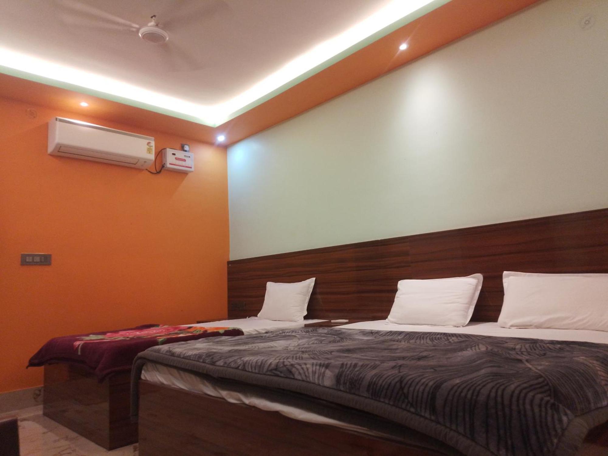Siyaram Kunj Hotel
