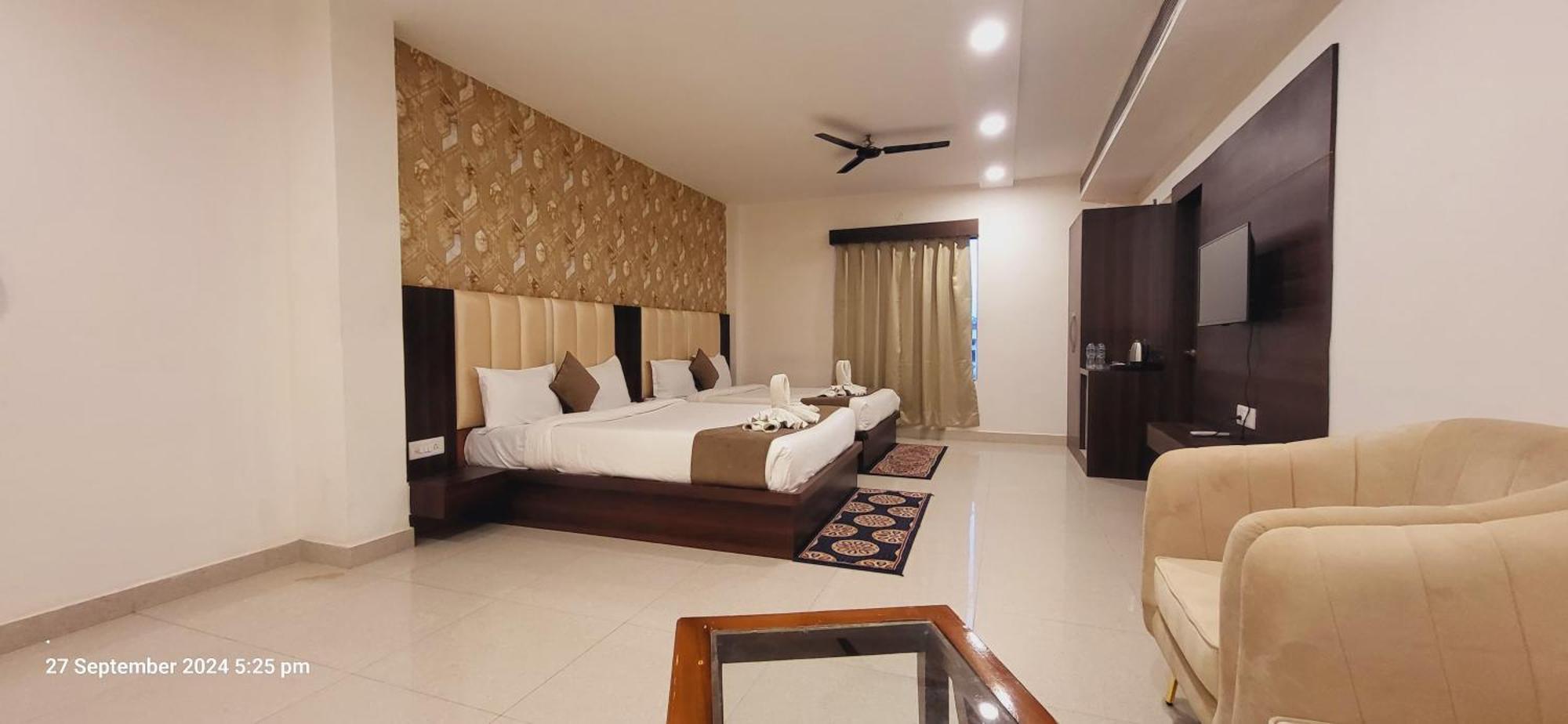 Hotel Neelkanth Ayodhya