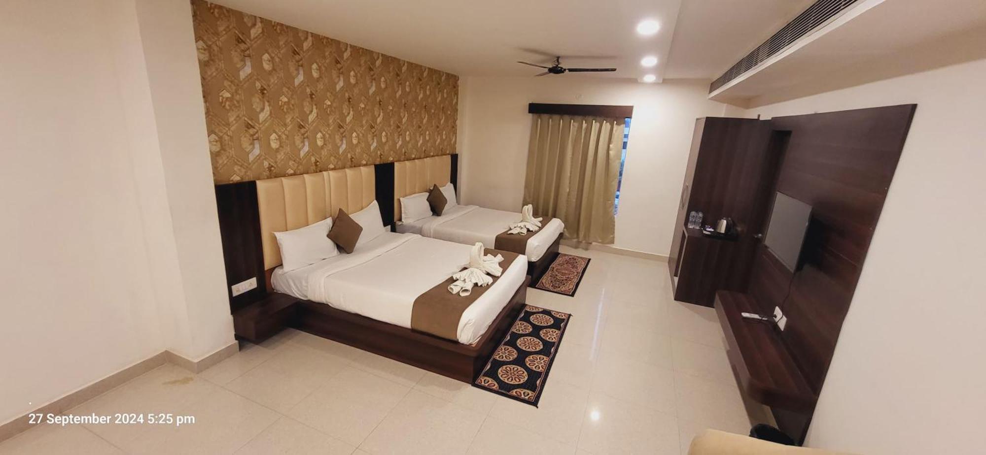 Hotel Neelkanth *