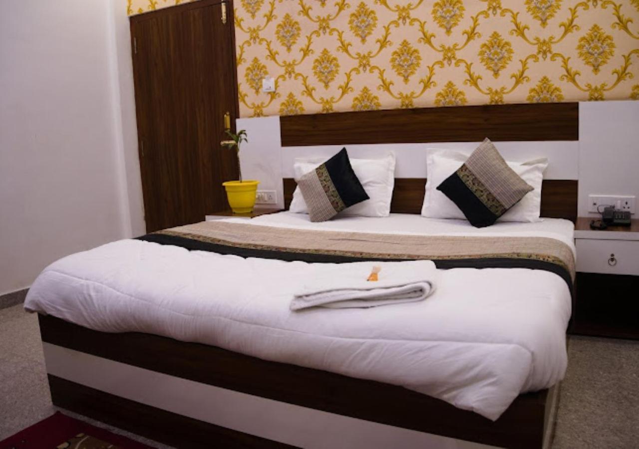 Hotel Ayodhya