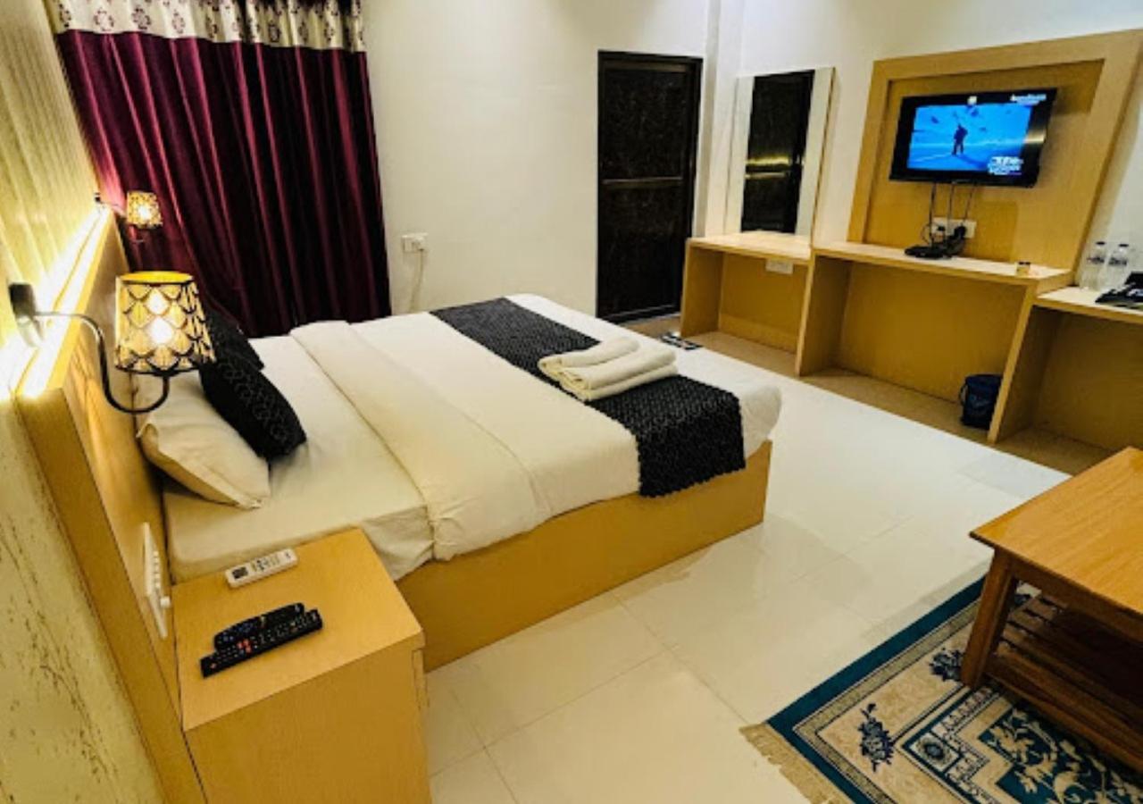 Ayodhya Hotel 3*