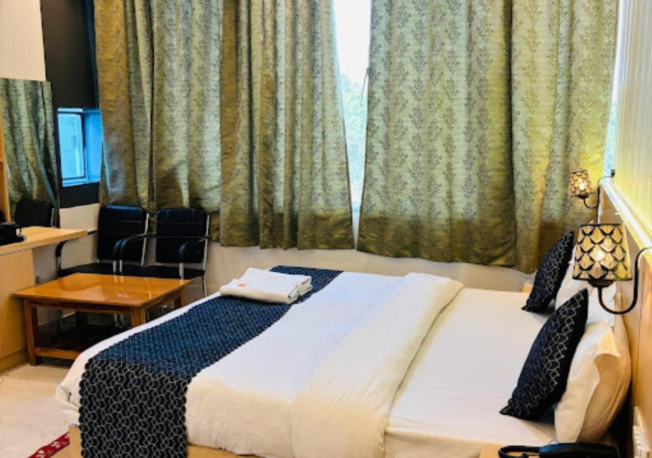 Ayodhya Hotel 3*